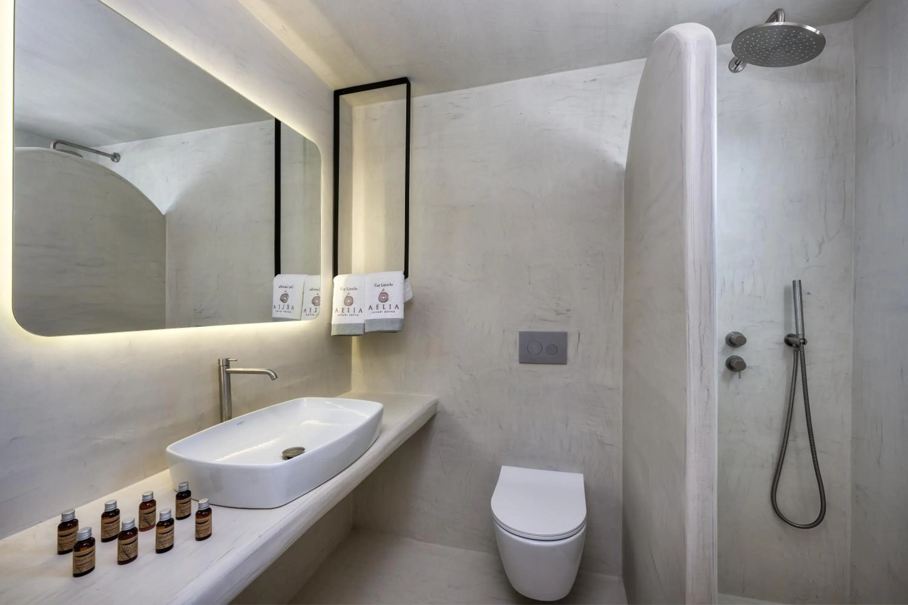 Shower in Aelia Luxury Suites