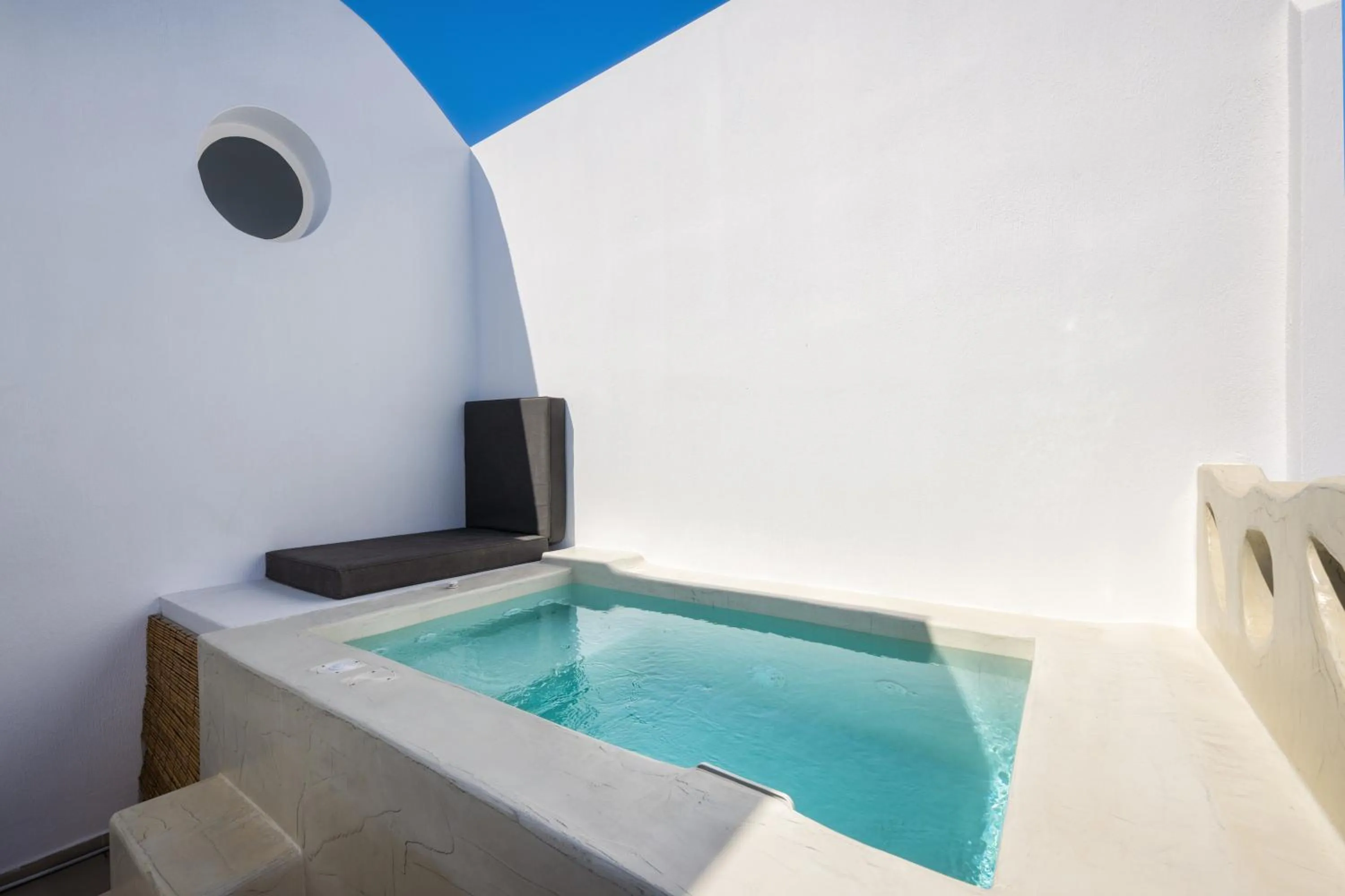 Hot Tub in Aelia Luxury Suites