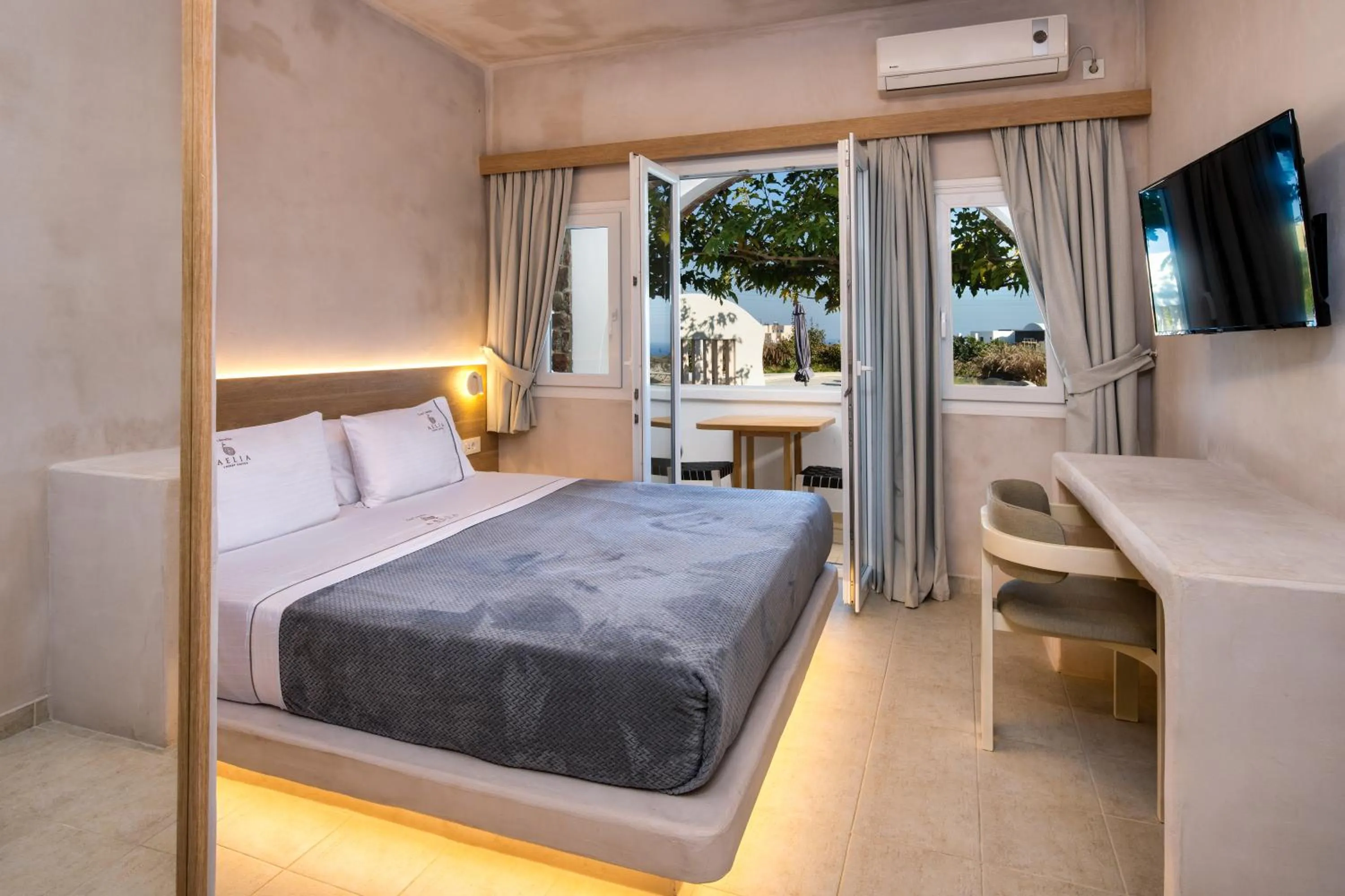 Bedroom, Bed in Aelia Luxury Suites