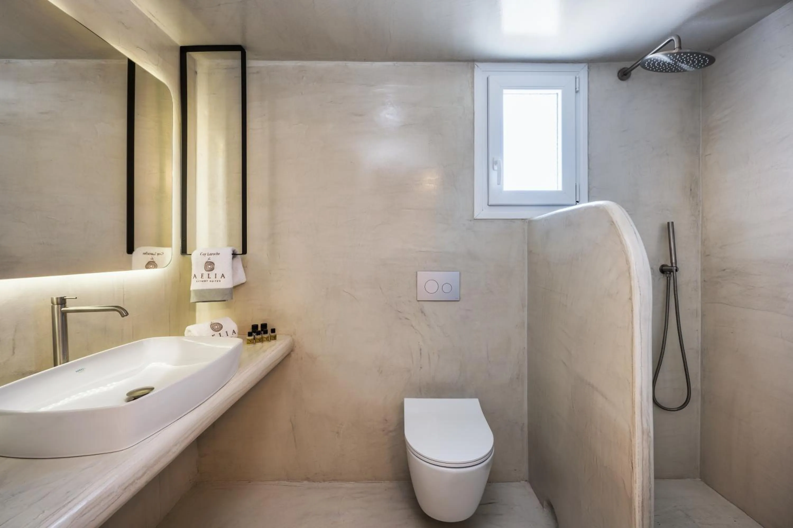 Shower in Aelia Luxury Suites