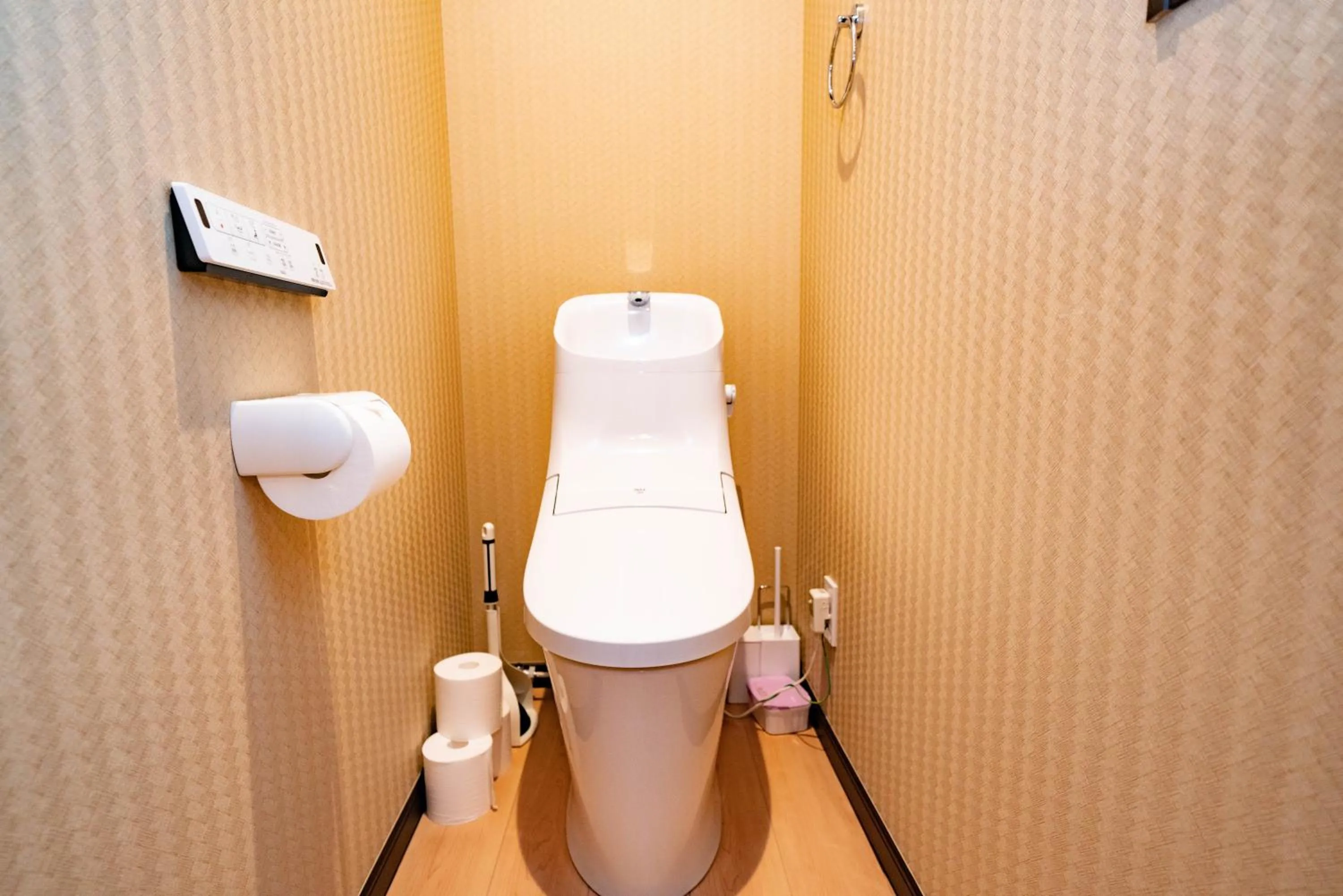 EAST ONE Higashishinjuku