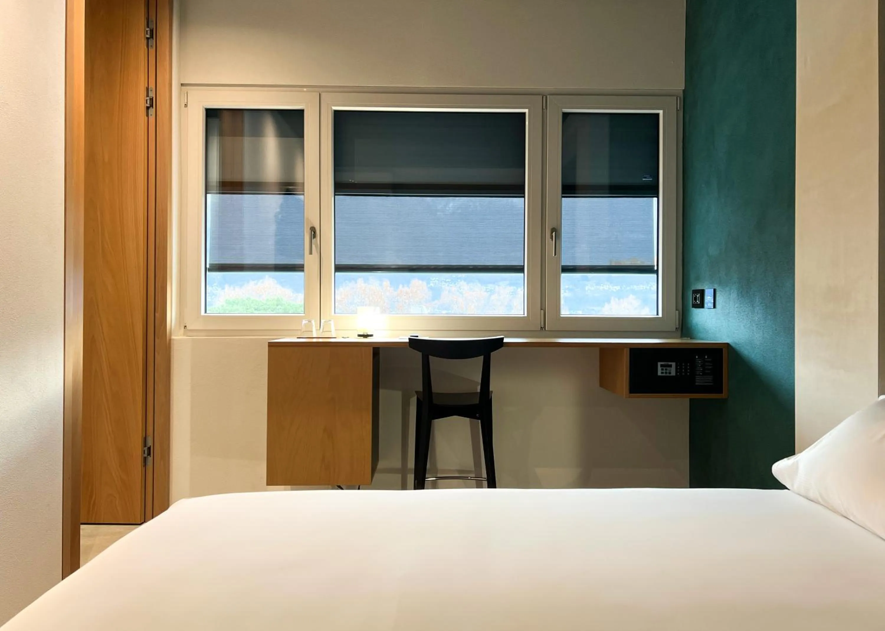 Bedroom, Bed in Riva Rooms & Studios - Check-In 24hr