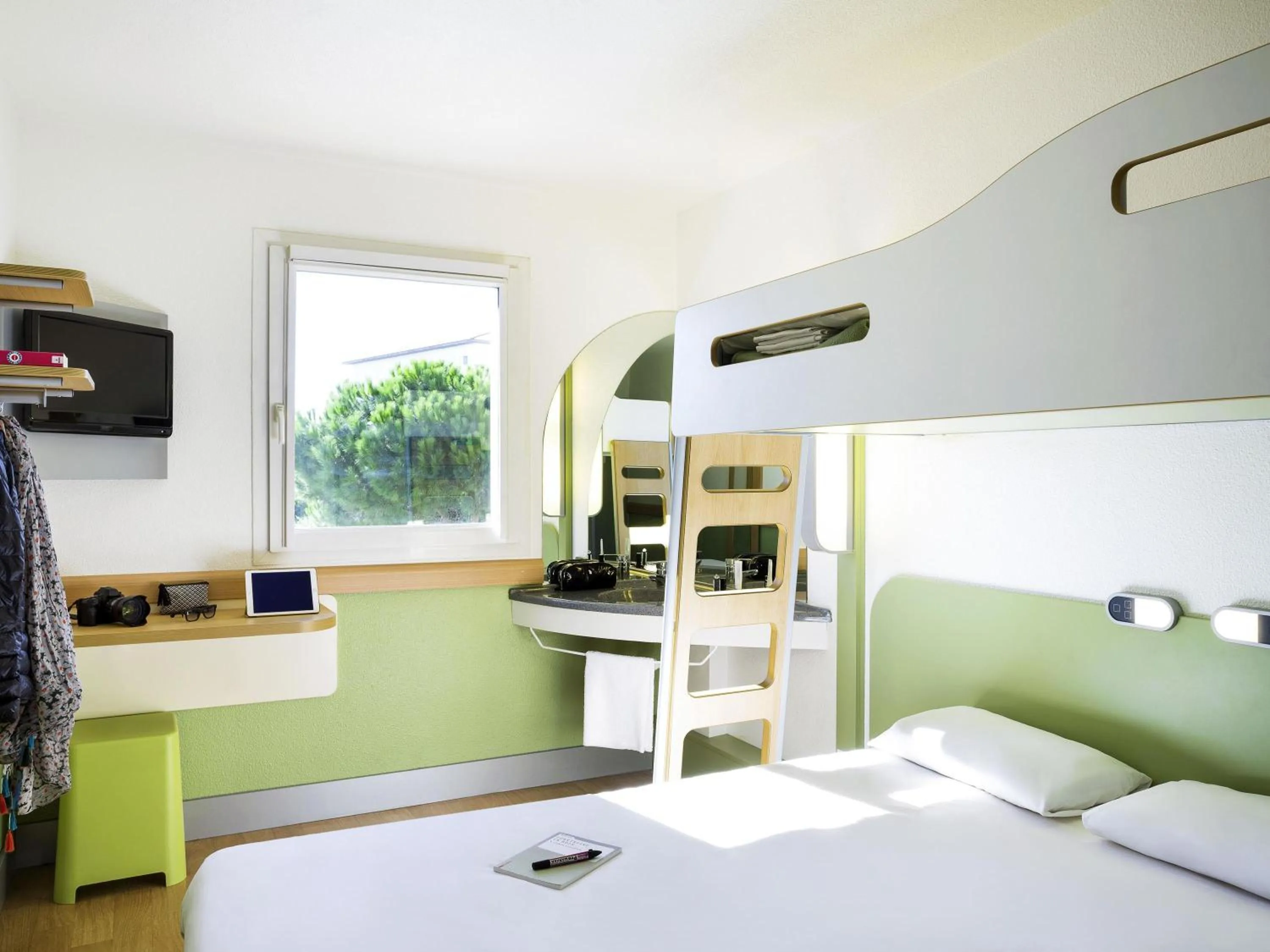 Bedroom, Bed in Ibis Budget Perpignan Nord Rivesaltes