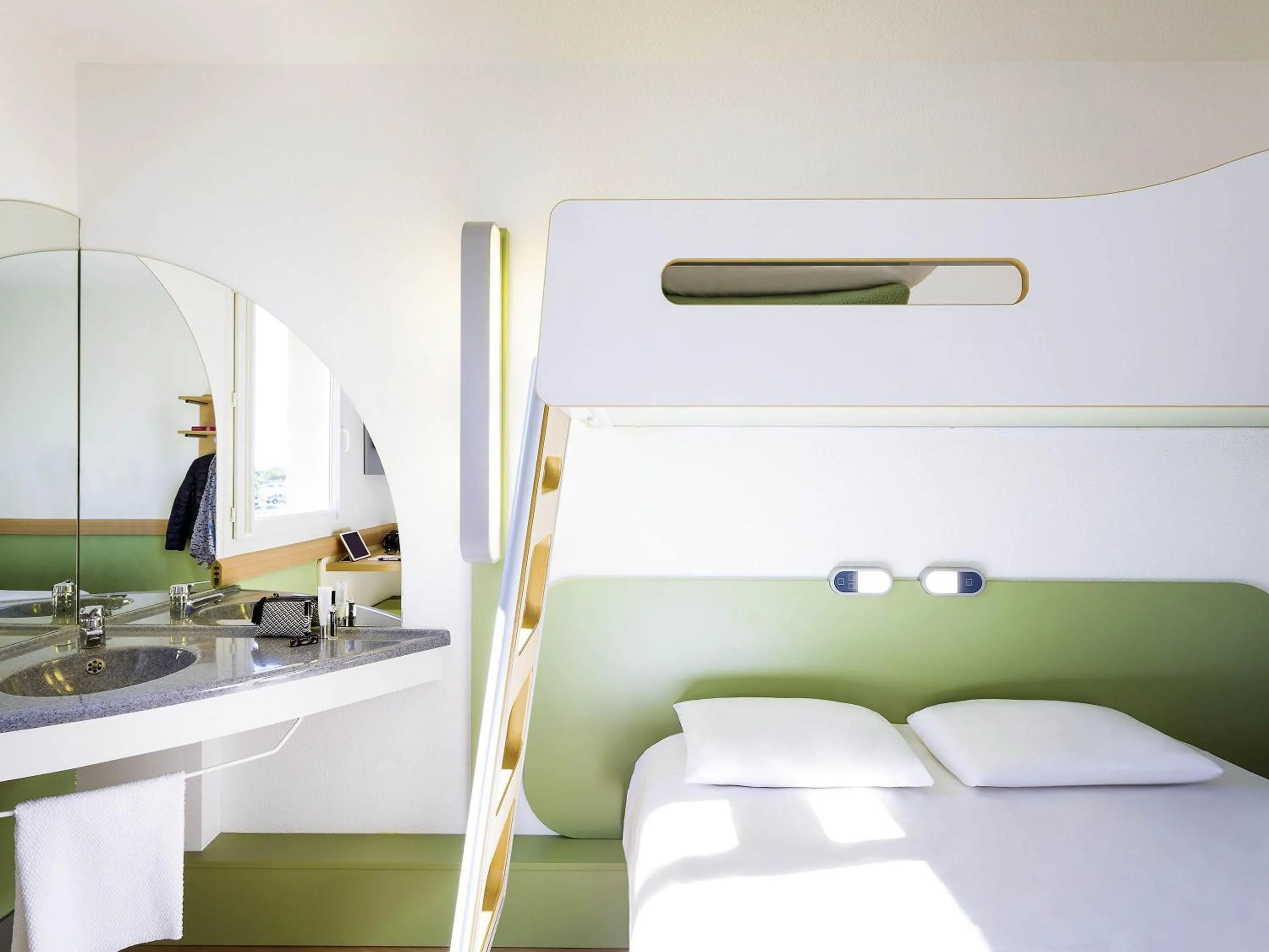 Bedroom, Bed in Ibis Budget Perpignan Nord Rivesaltes