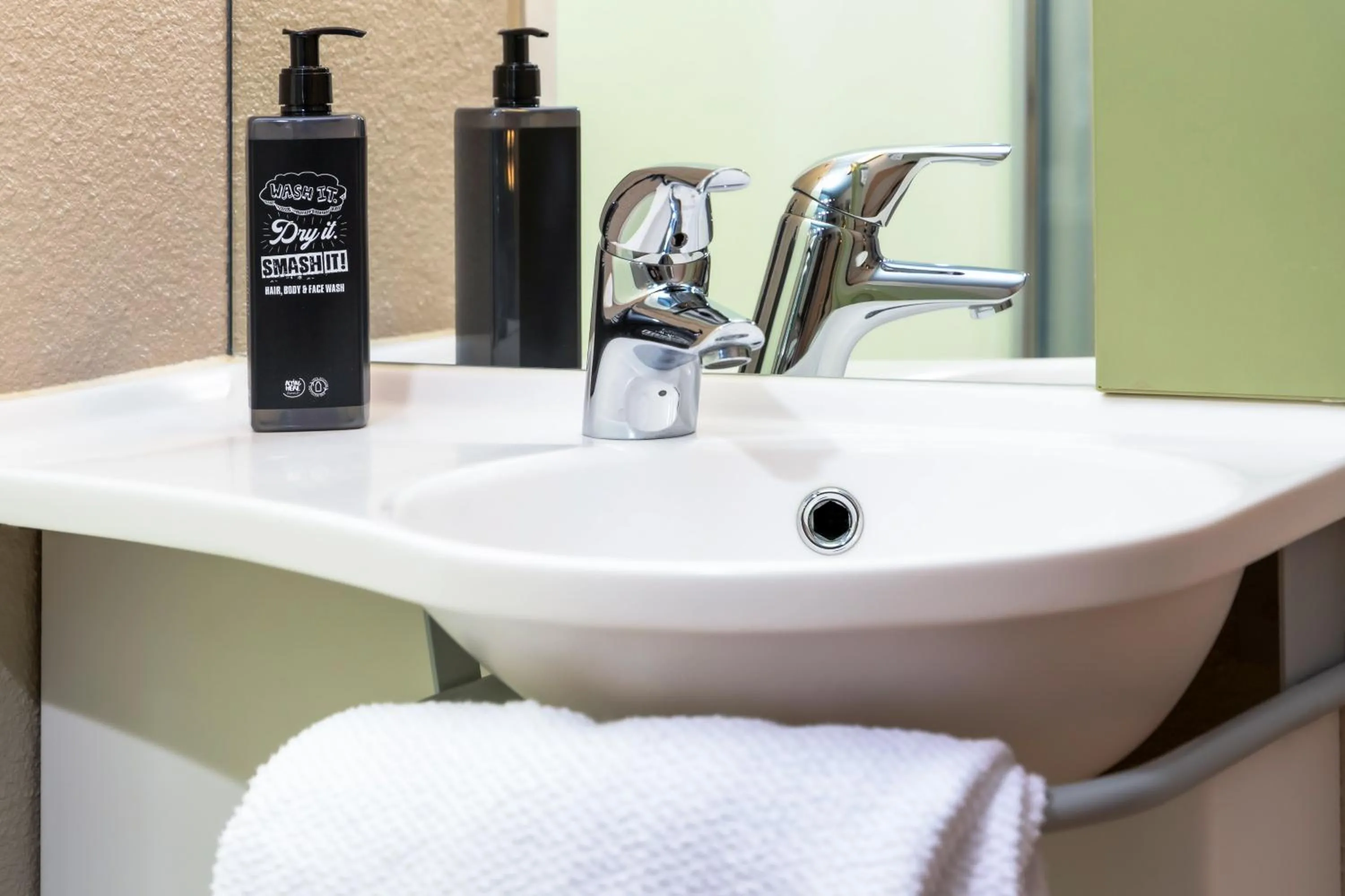 Bathroom in Ibis Budget Perpignan Nord Rivesaltes