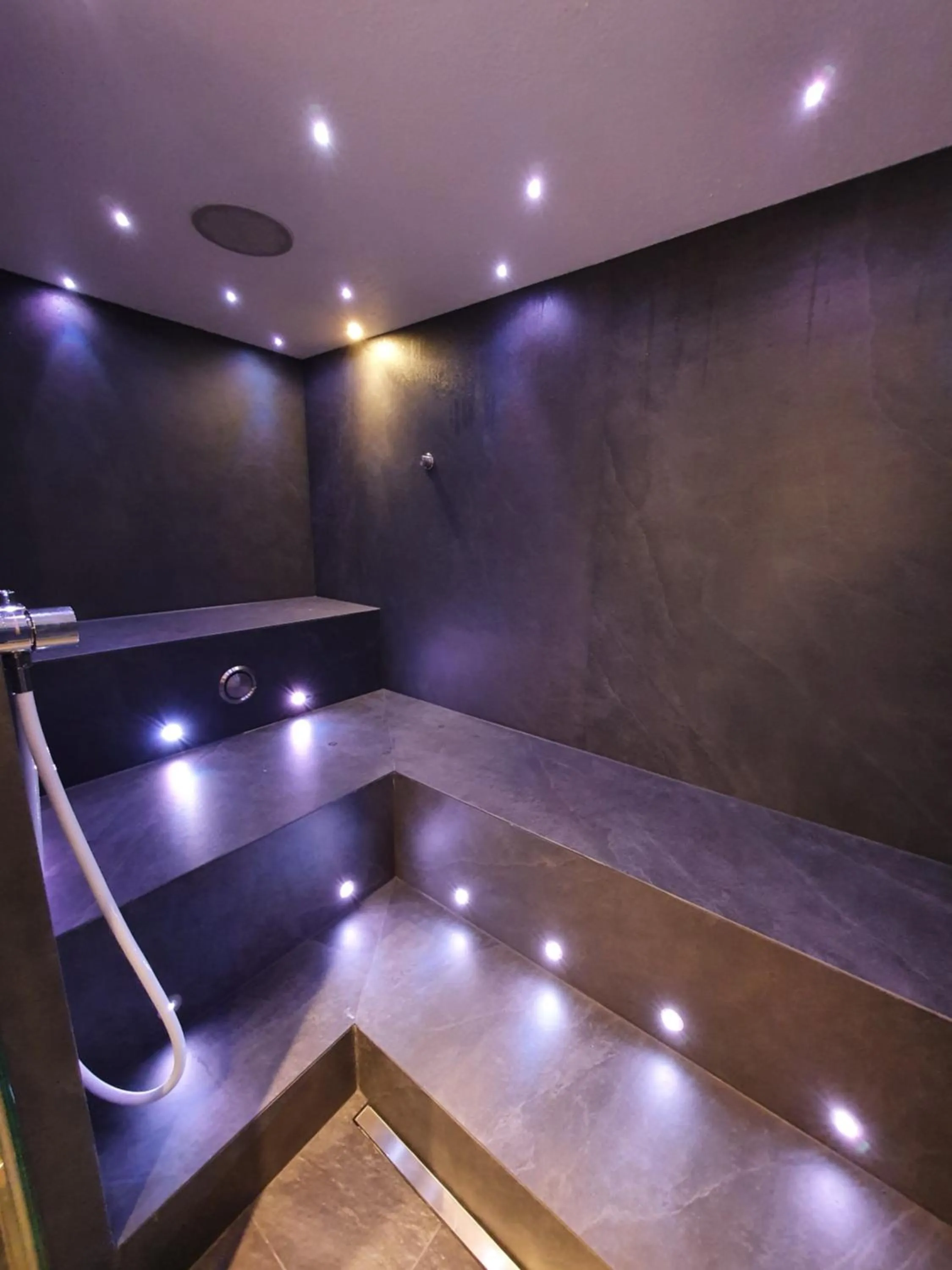 Steam room in Hotel Waldhaus am See