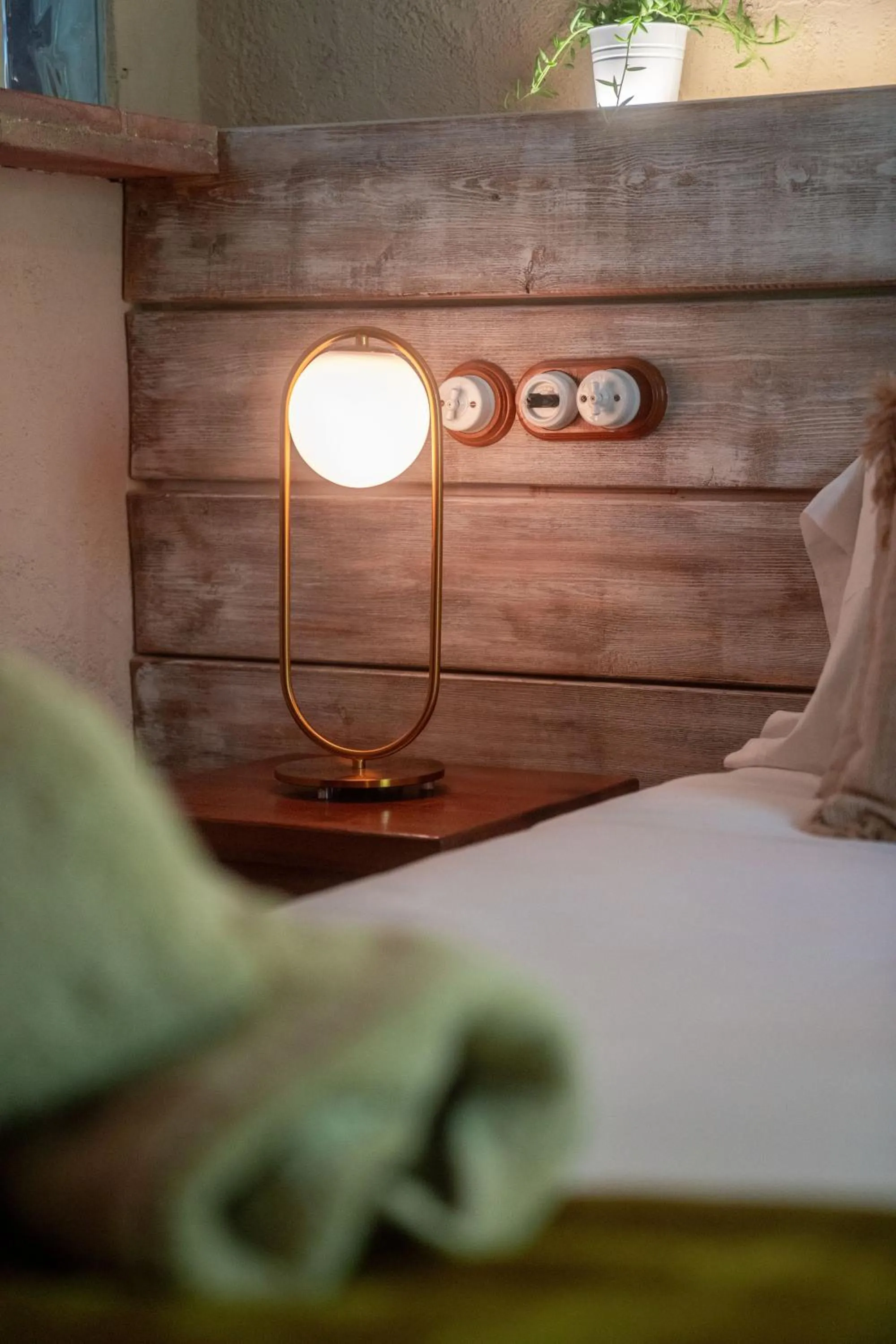 Bedroom, Bed in Eco Hotel Cueva del Gato