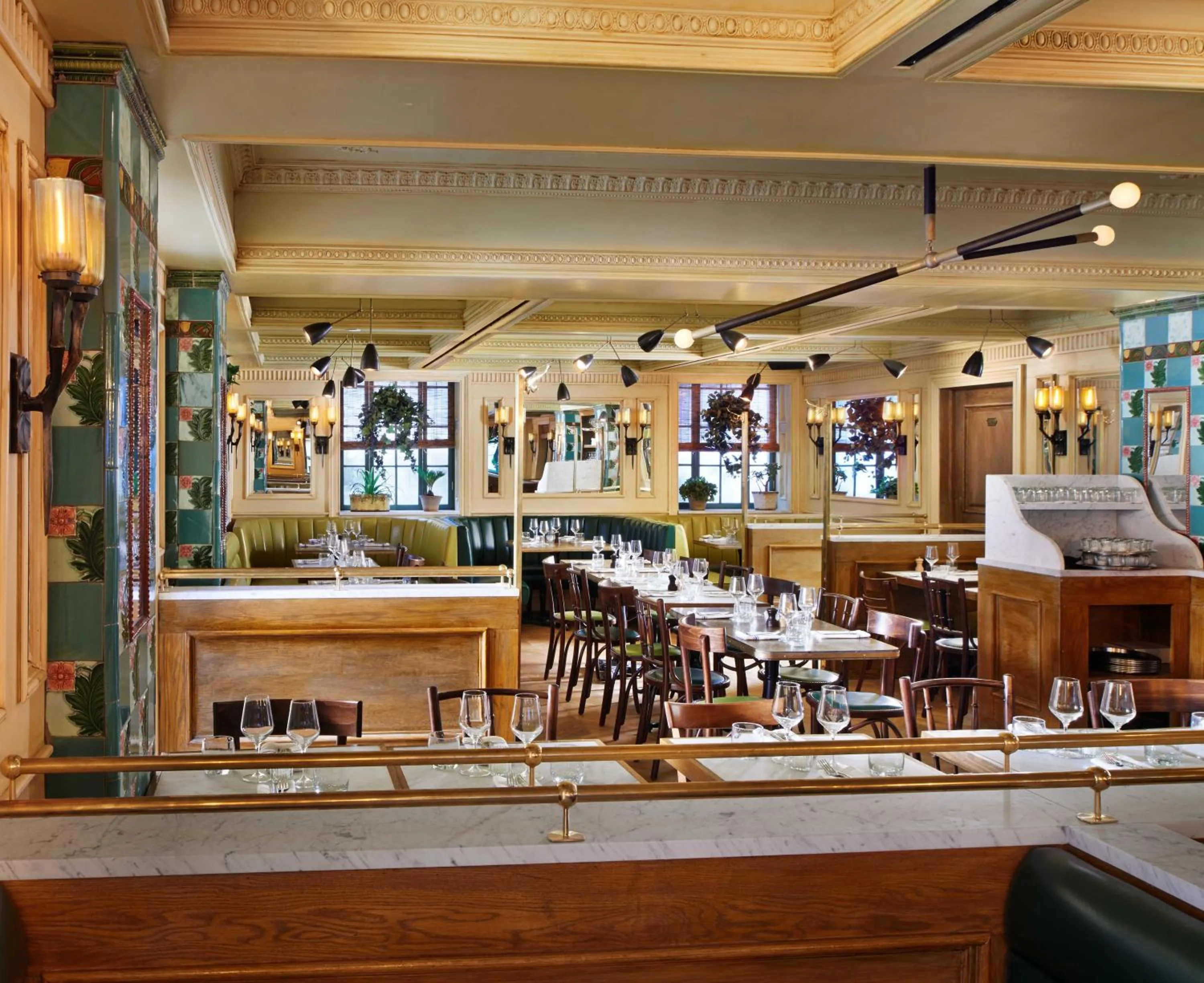 Restaurant/places to eat in The Marlton Hotel