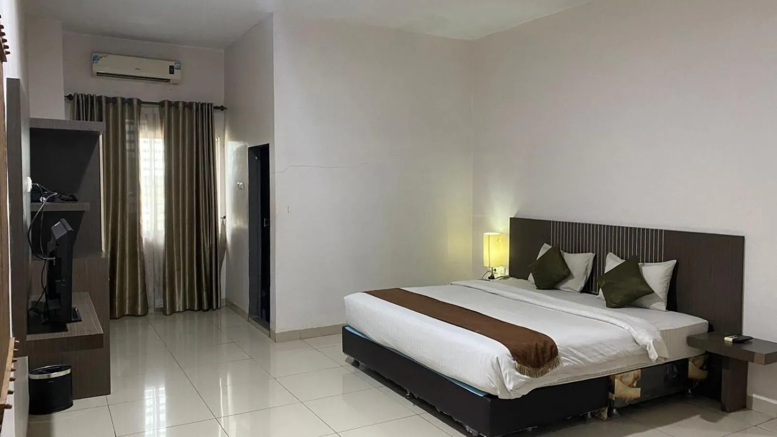 Bedroom, Bed in Saka Hotel Medan