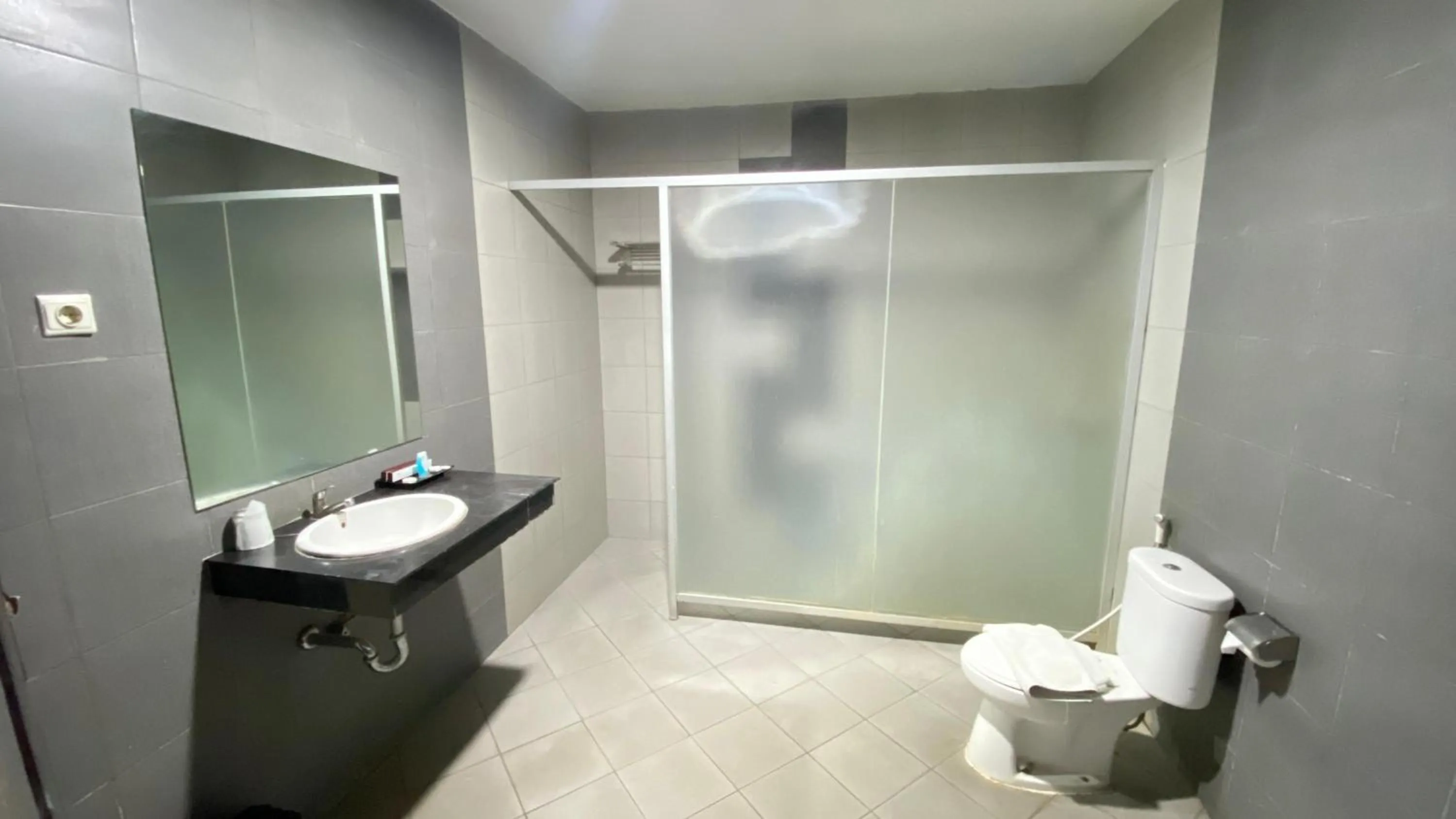 Bathroom in Saka Hotel Medan