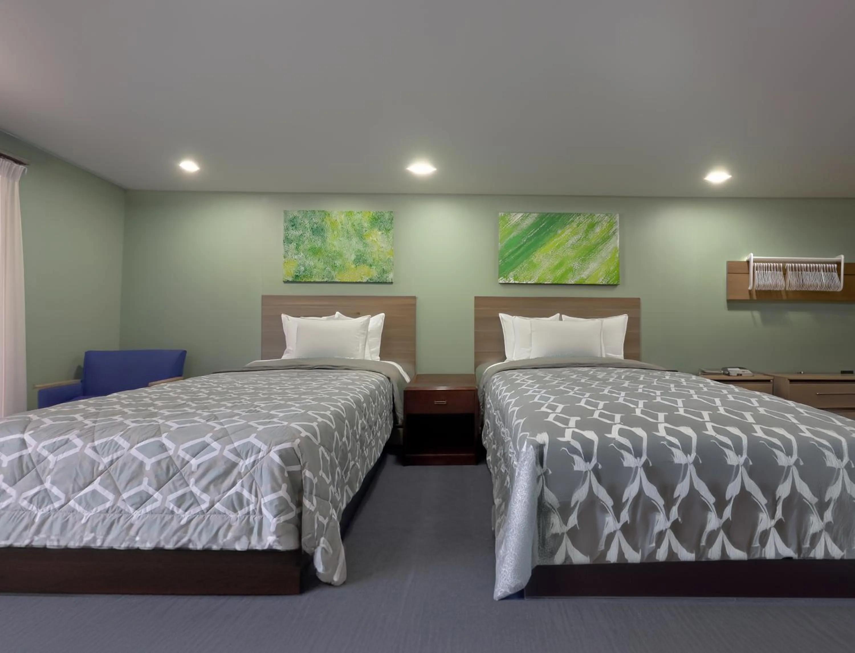 Bedroom, Bed in Granby Motel