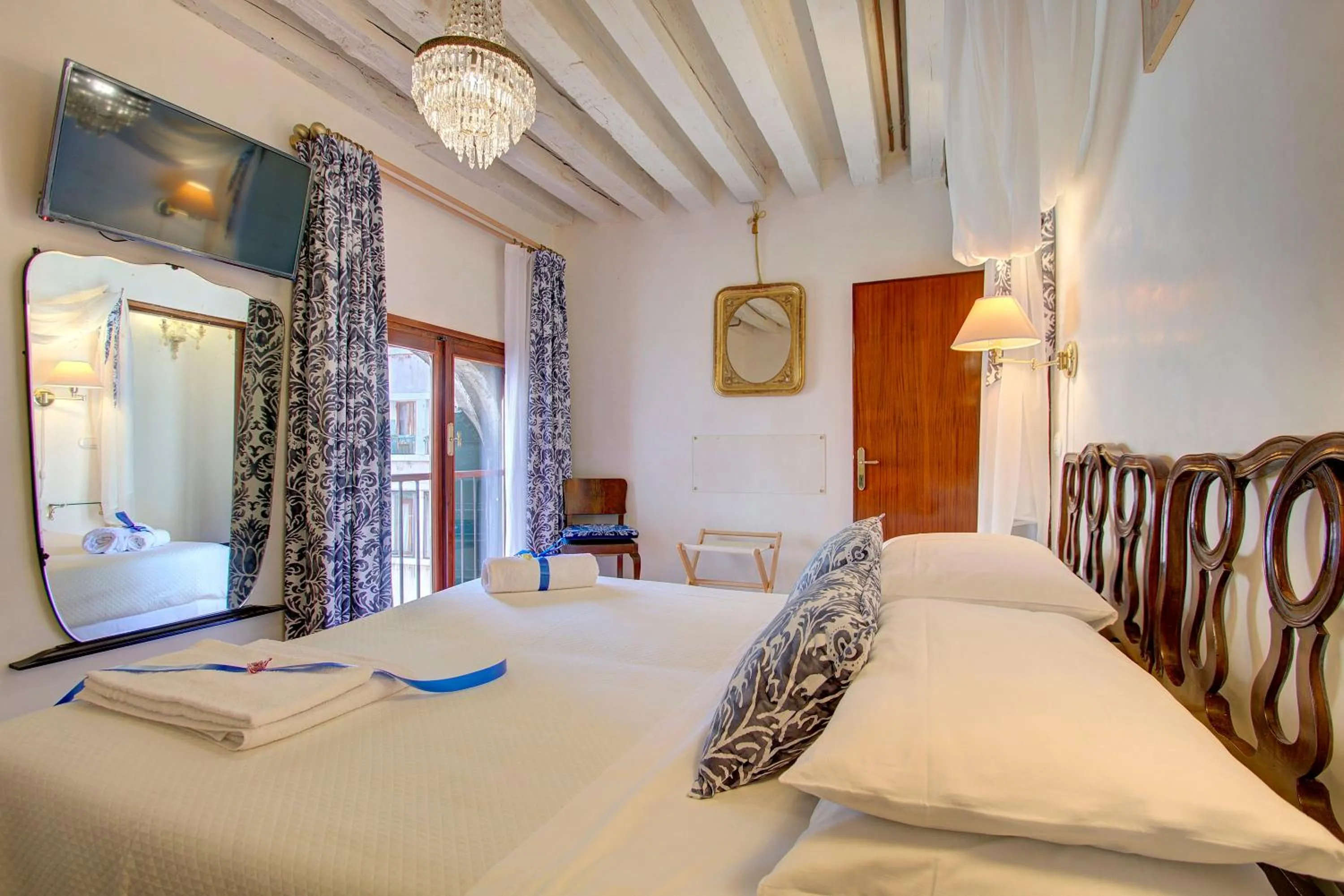 Bed in ZANIPOLO Marco-canal