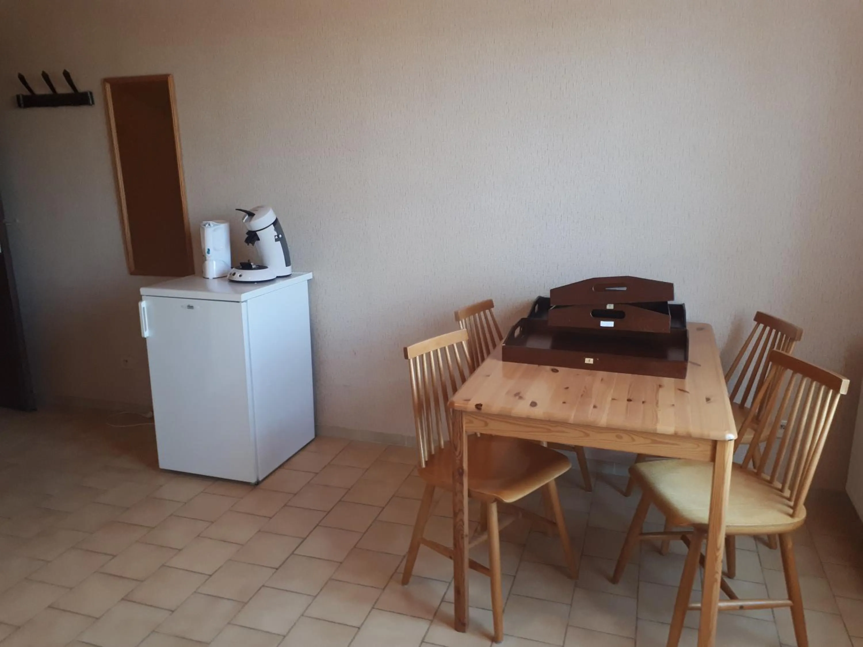 Kitchen or kitchenette in Leo's Chambres d'Hôte