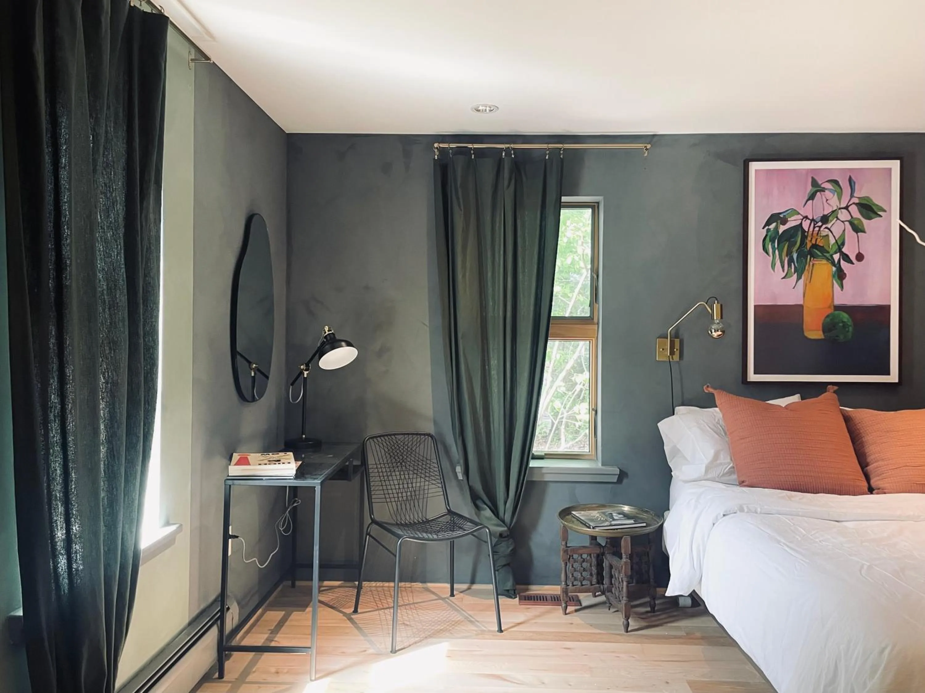 Bed in The Trail in Adams - Berkshires' Art Hotel