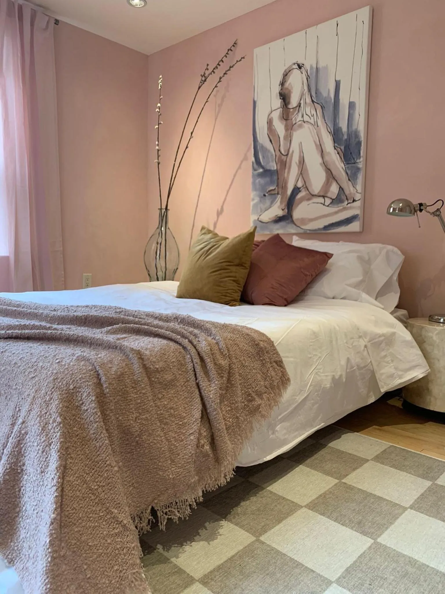 Bed in The Trail in Adams - Berkshires' Art Hotel