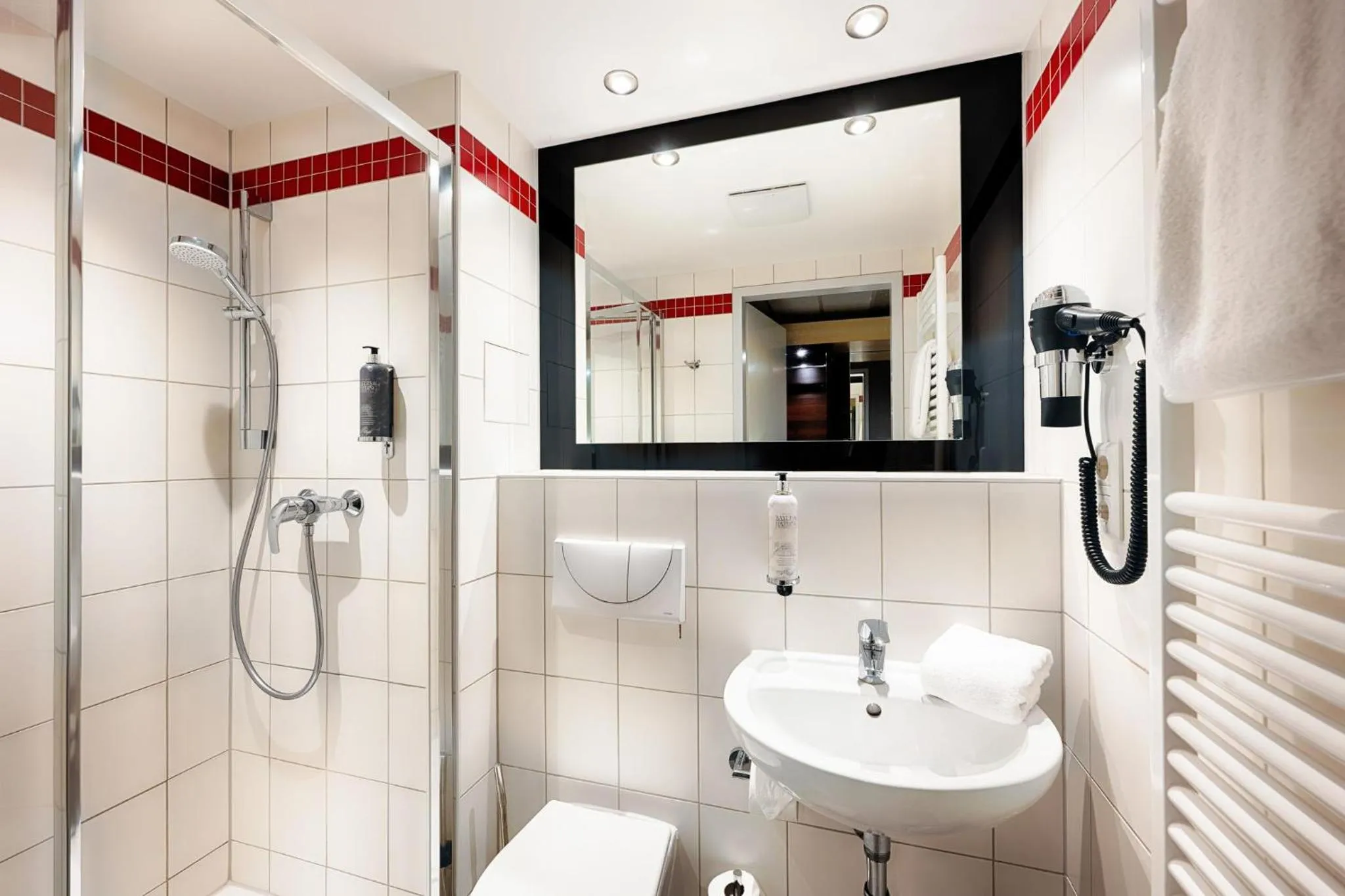 Bathroom in Premier Inn Berlin City Süd