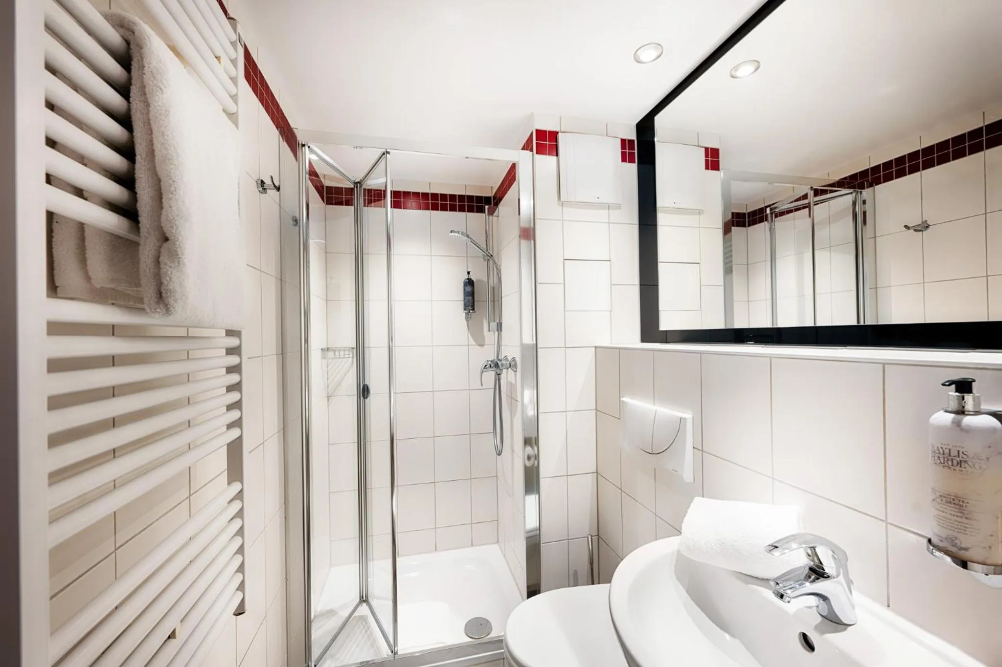 Shower in Premier Inn Berlin City Süd