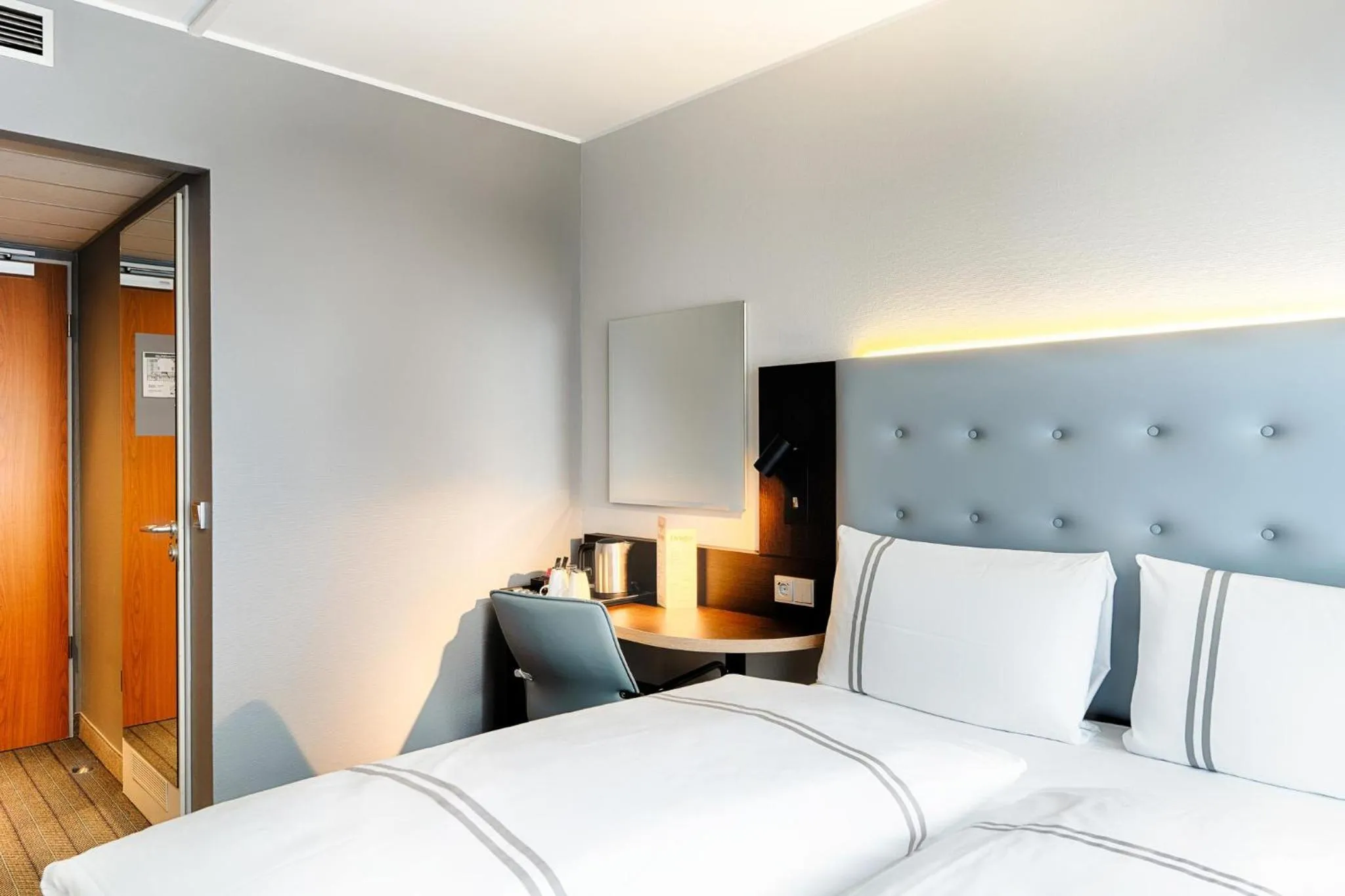 Bedroom, Bed in Premier Inn Berlin City Süd