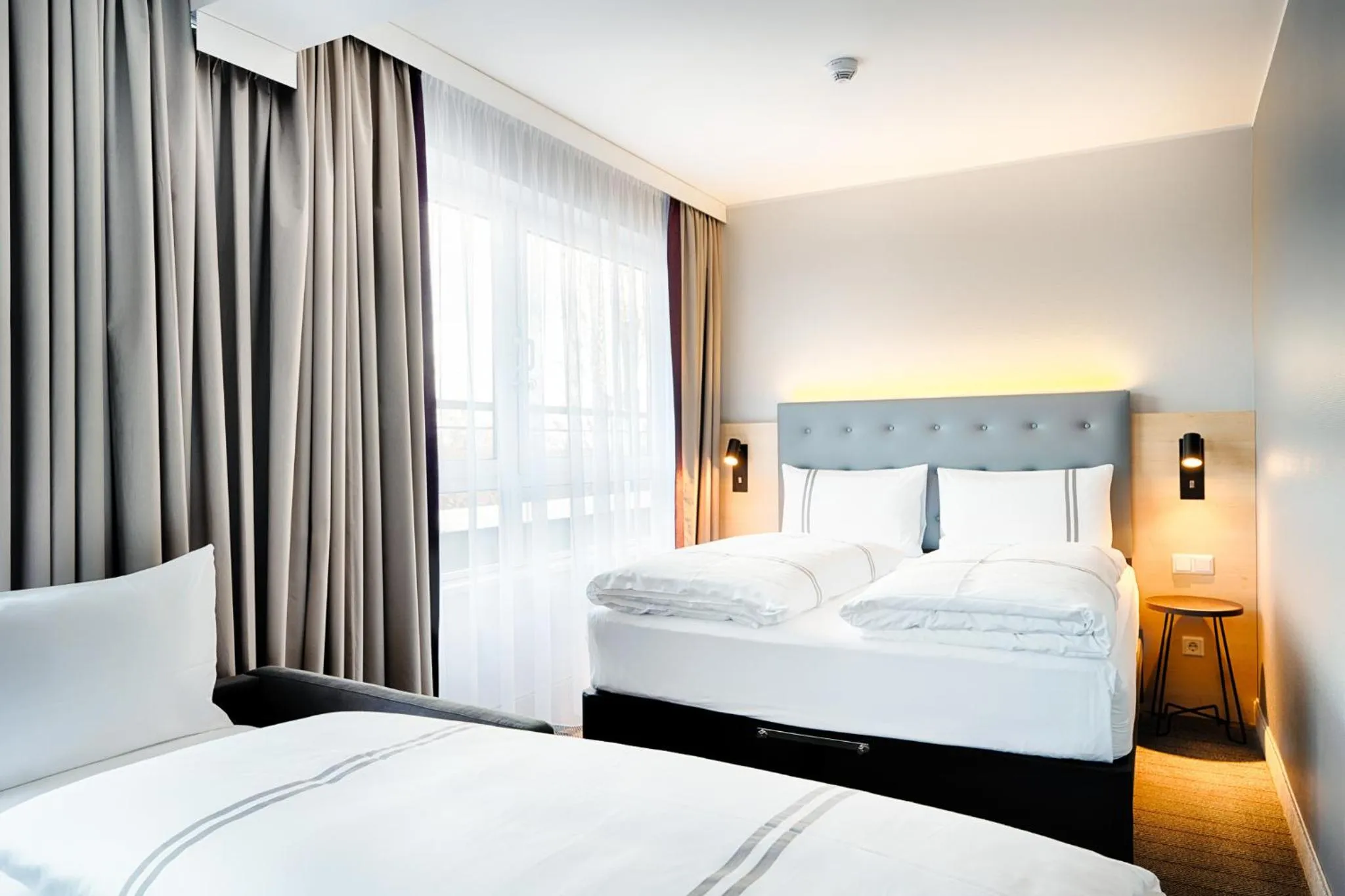 Bed in Premier Inn Berlin City Süd