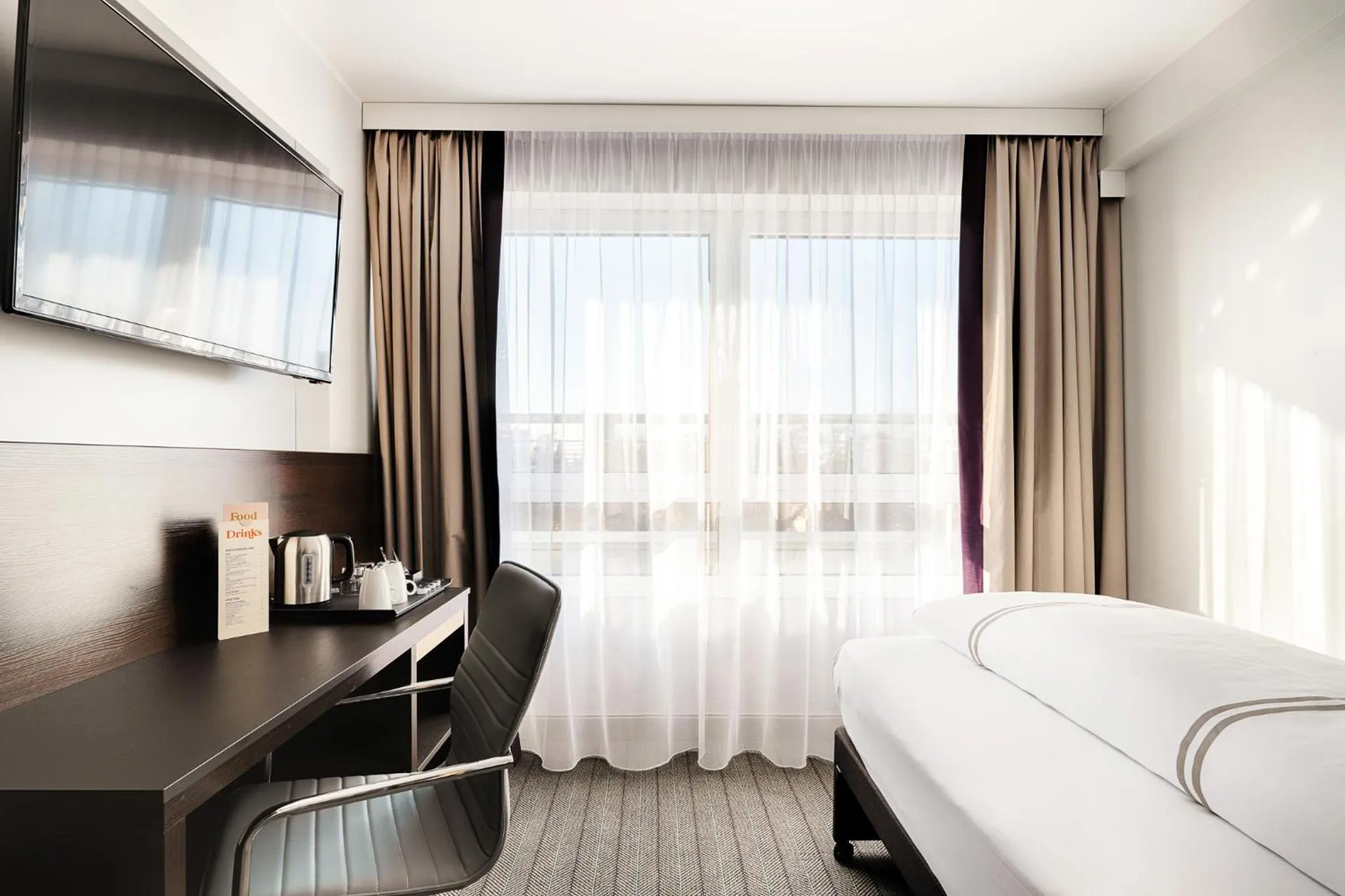 TV and multimedia, Bed in Premier Inn Berlin City Süd