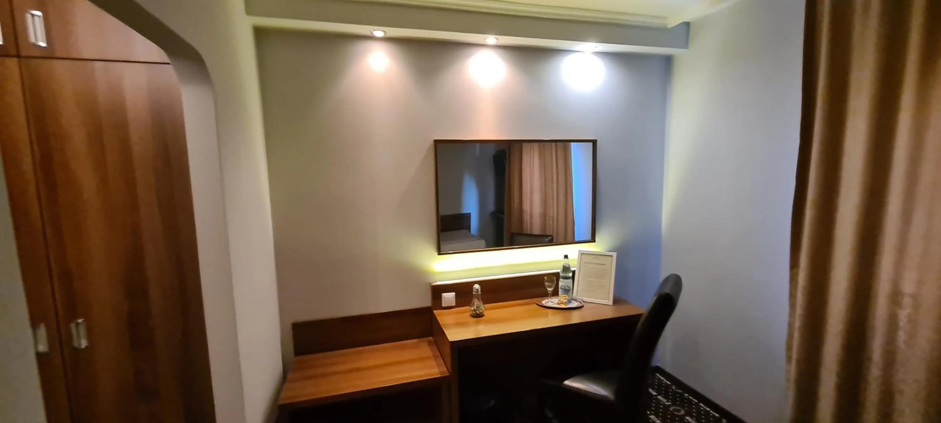 Photo of the whole room in Hotel zur Riede bei Bremen