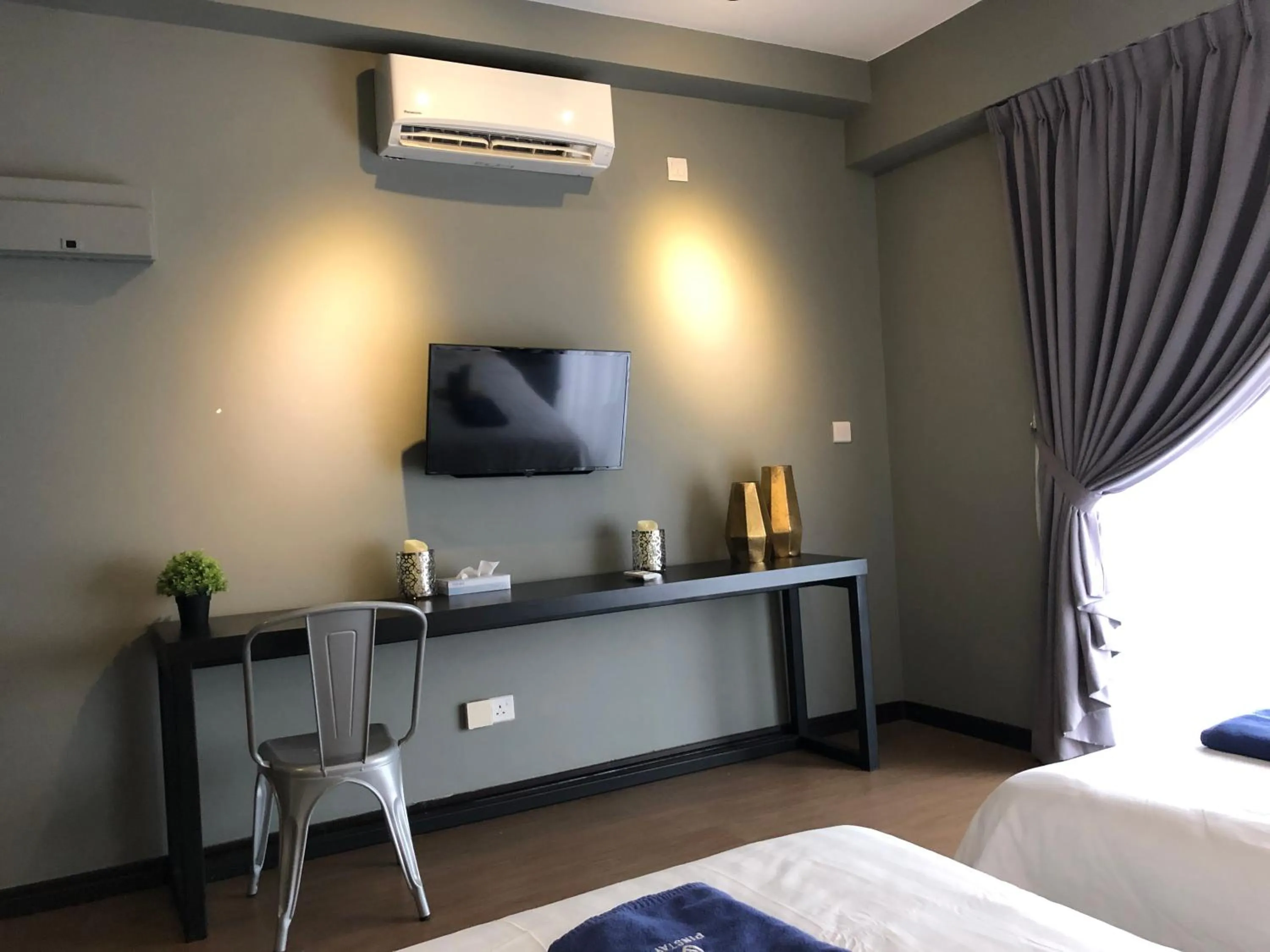 Bed in Aeropod Suites by Calvin