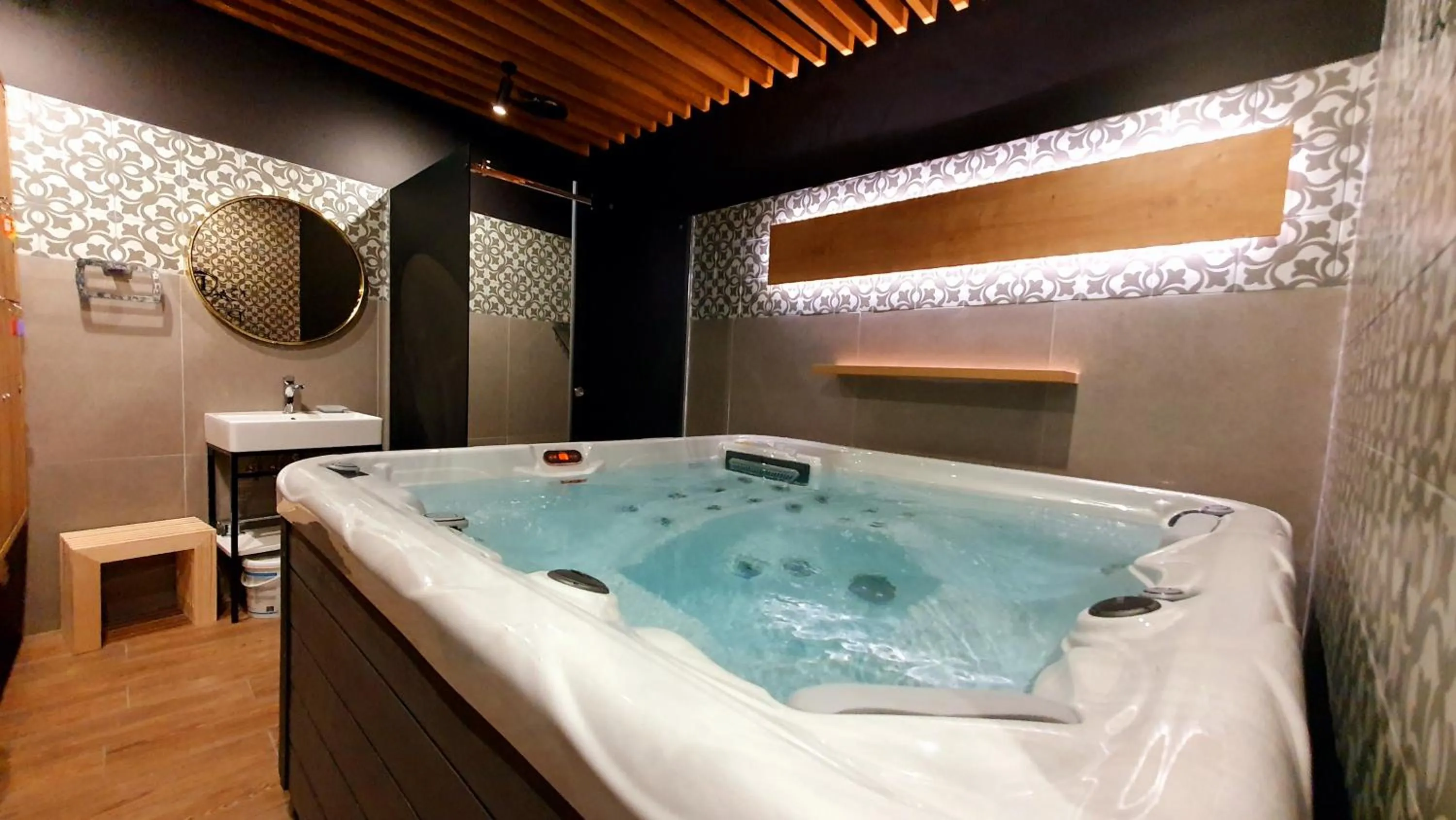 Hot Tub in Hotel Pasha