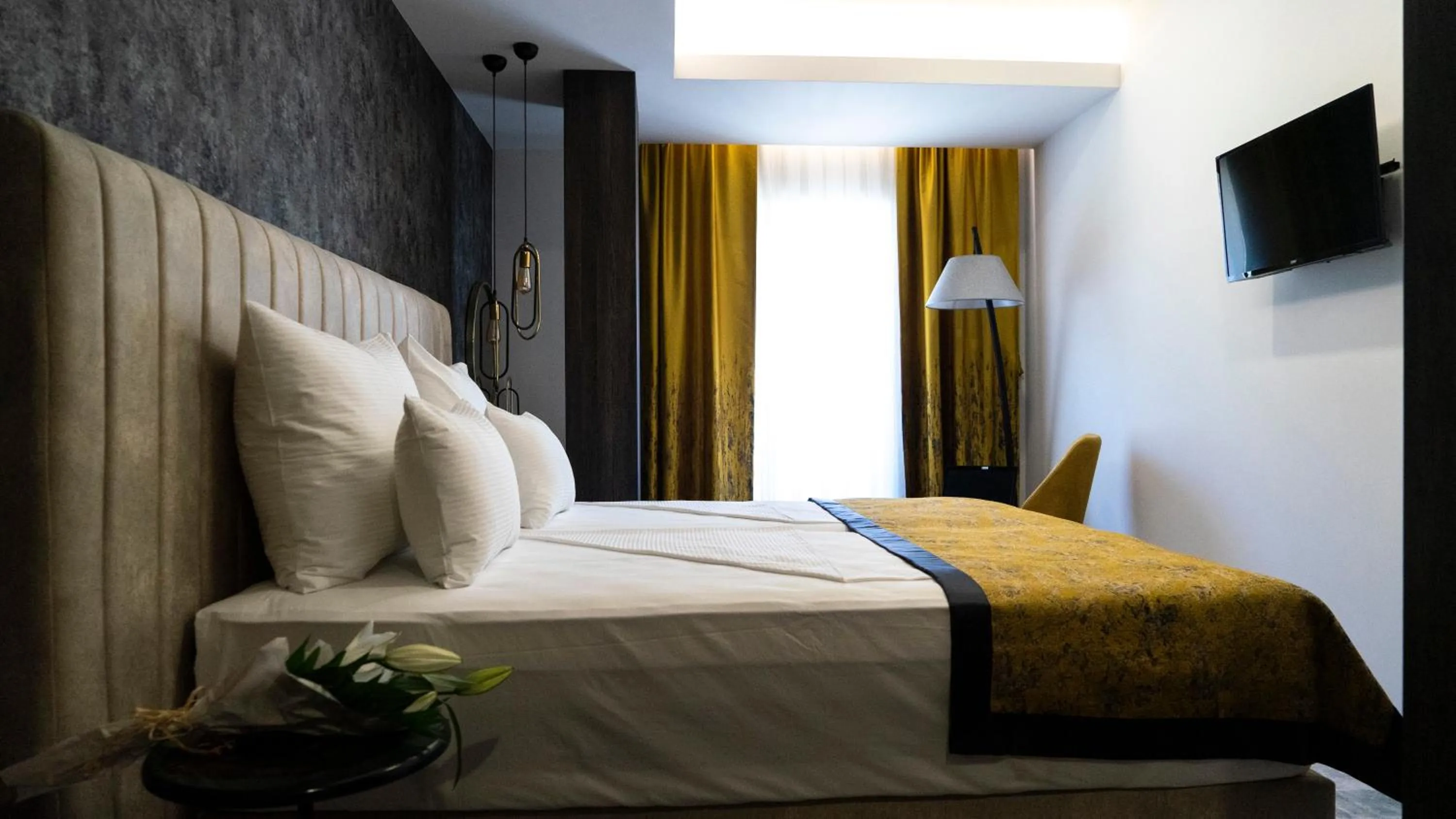 TV and multimedia, Bed in Hotel Pasha