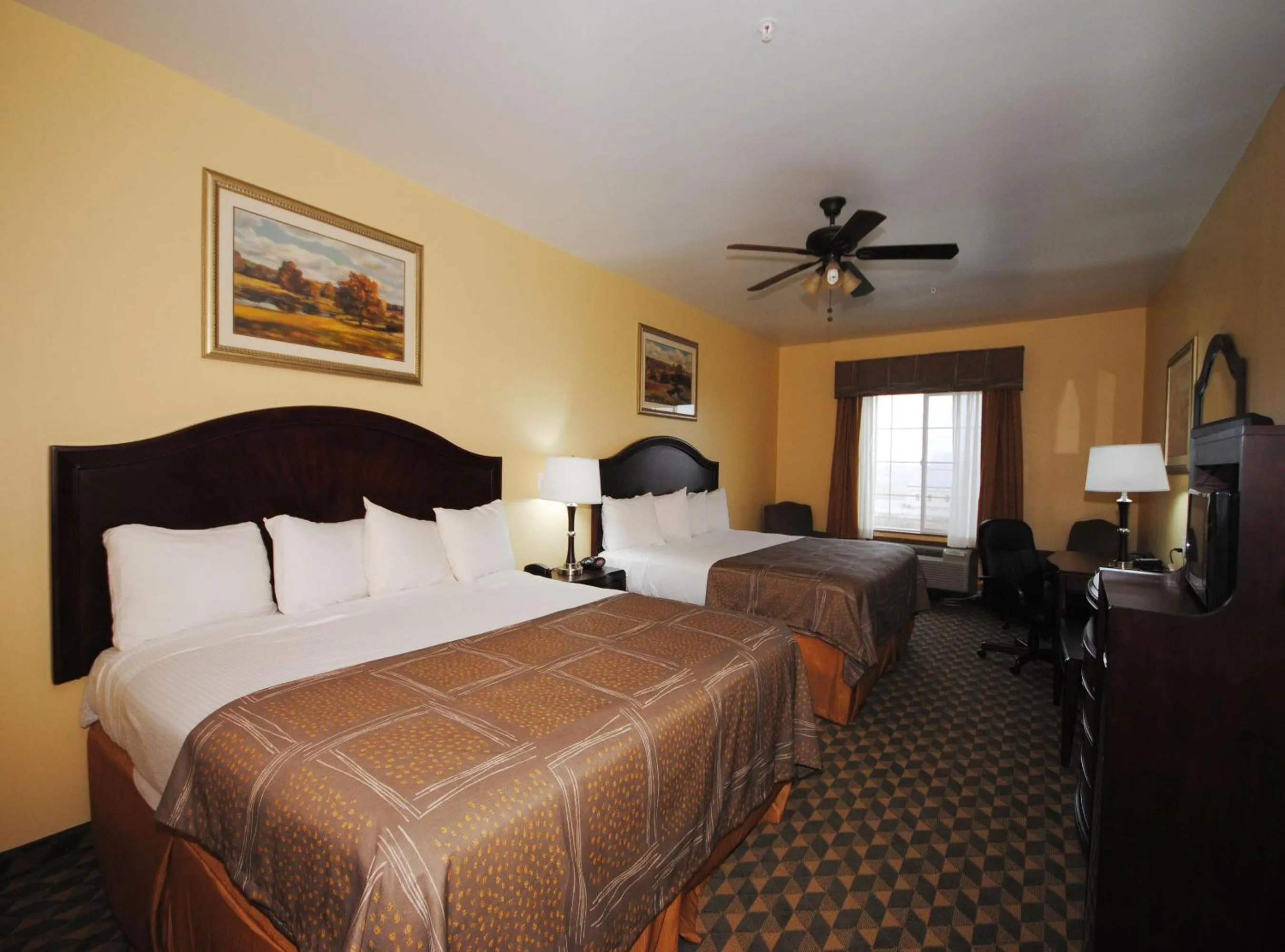 Photo of the whole room, Bed in Best Western Plus Manvel Inn & Suites