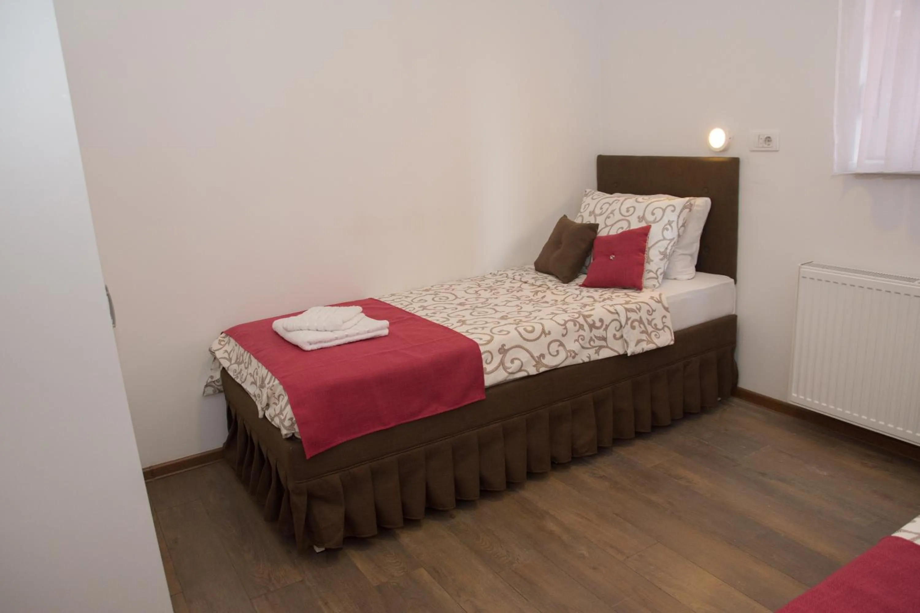 Bed in MAGENTA Apartments