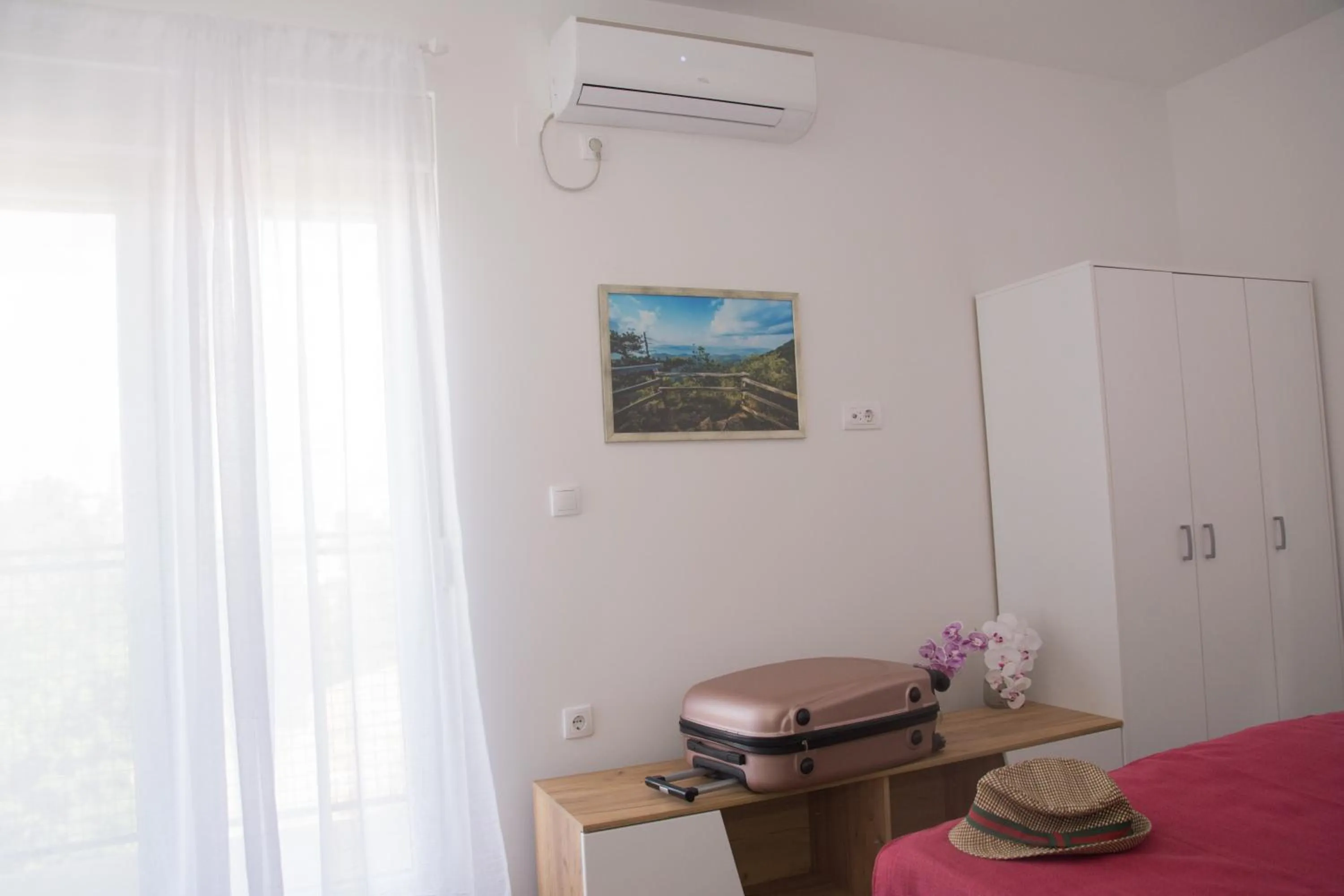 Photo of the whole room, Bed in MAGENTA Apartments