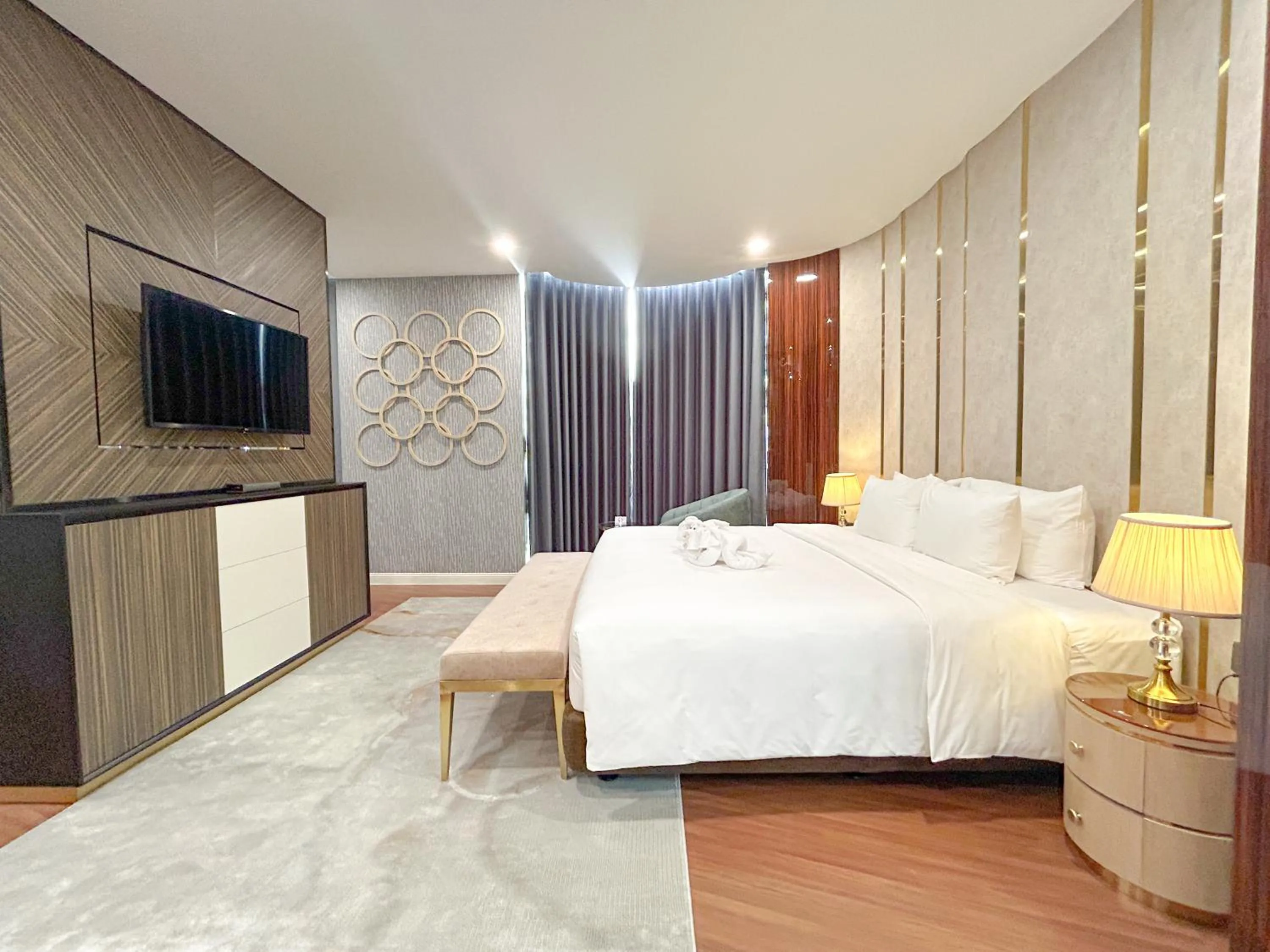 Bedroom, Bed in Paddington Hotel Halong Bayview