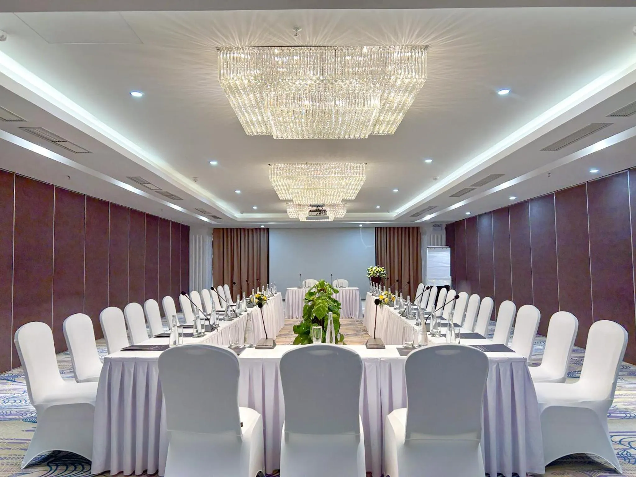 Meeting/conference room in Paddington Hotel Halong Bayview