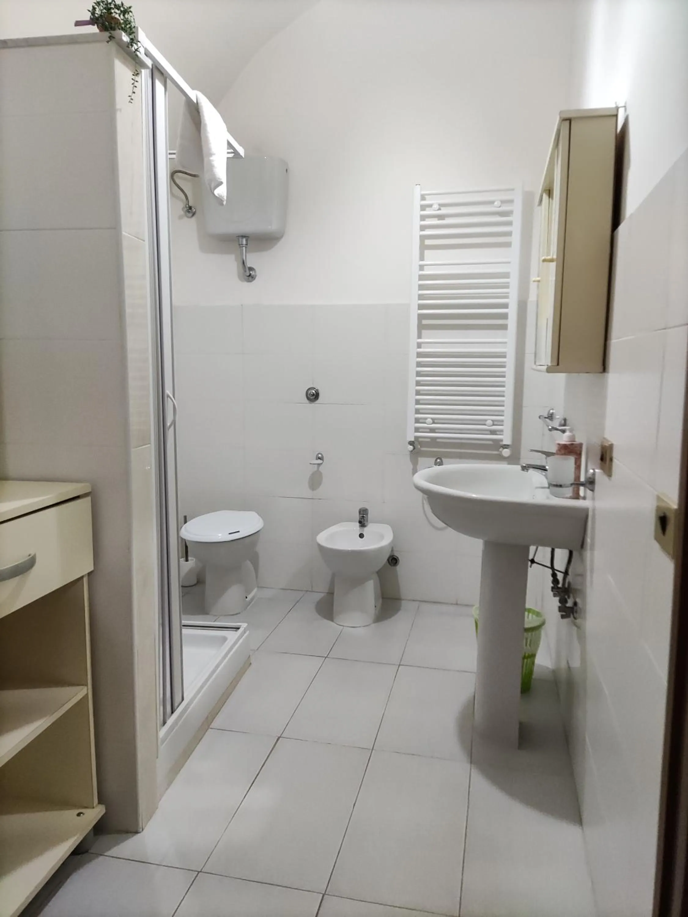 Shower in Il Cortile