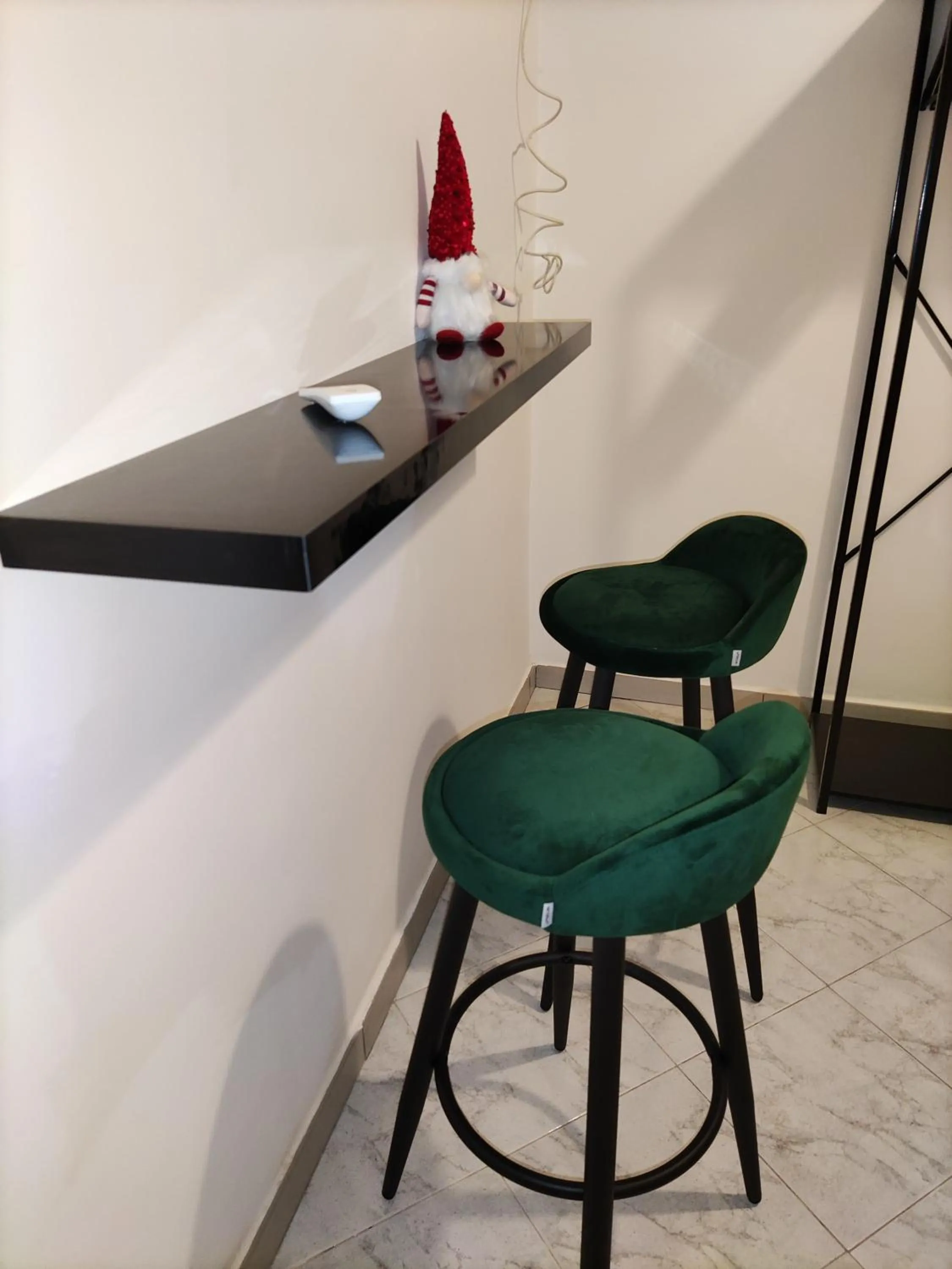 Decorative detail in Il Cortile