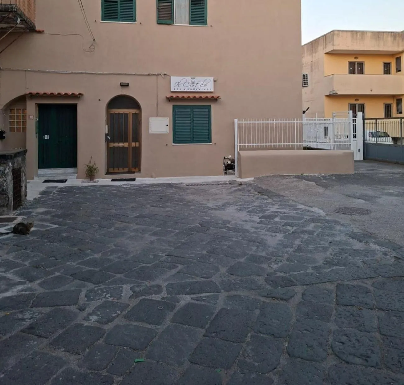 Property building in Il Cortile