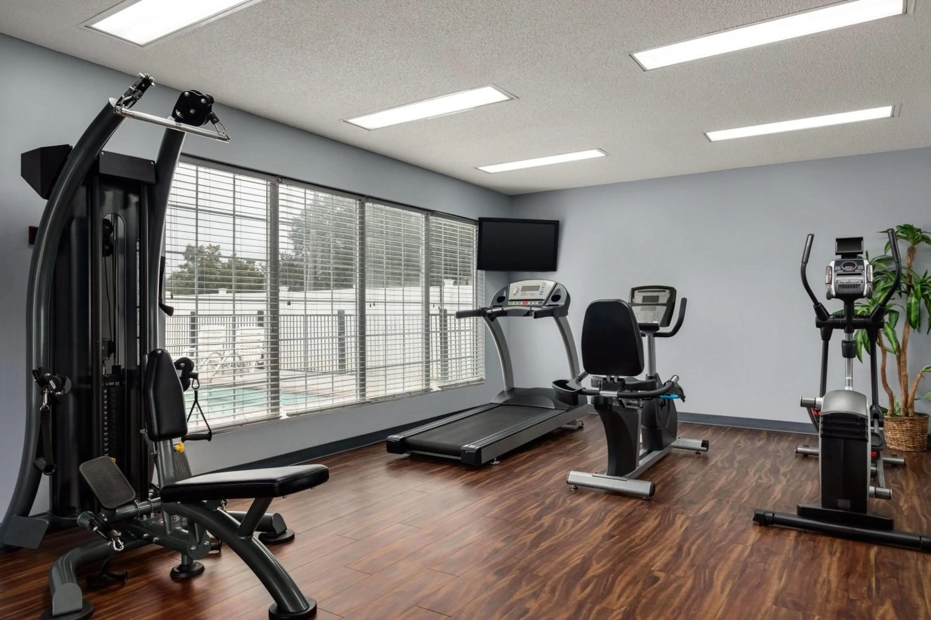 Fitness centre/facilities in Baymont by Wyndham Albany at Albany Mall