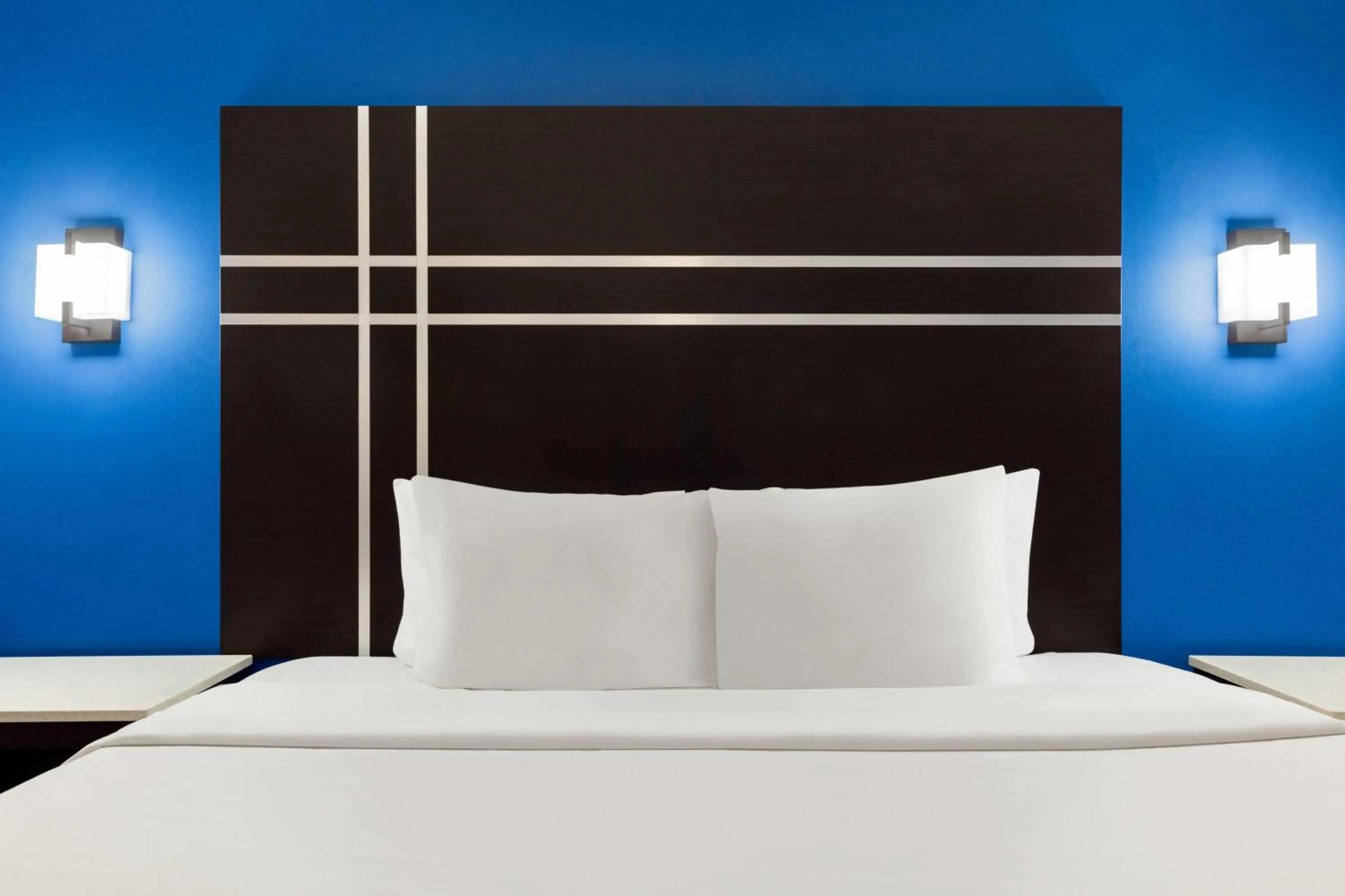 Photo of the whole room, Bed in Baymont by Wyndham Albany at Albany Mall