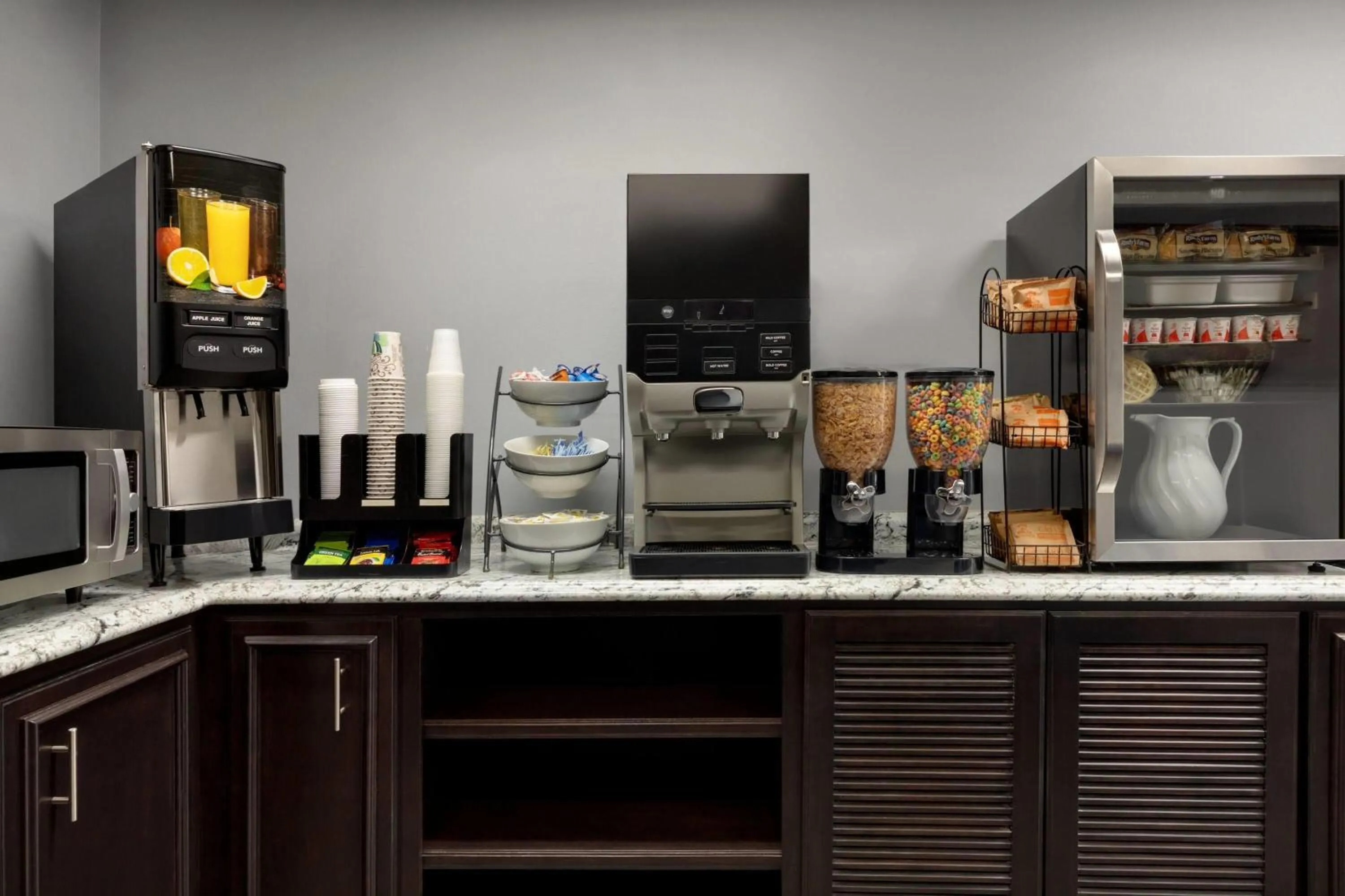 Breakfast in Baymont by Wyndham Albany at Albany Mall