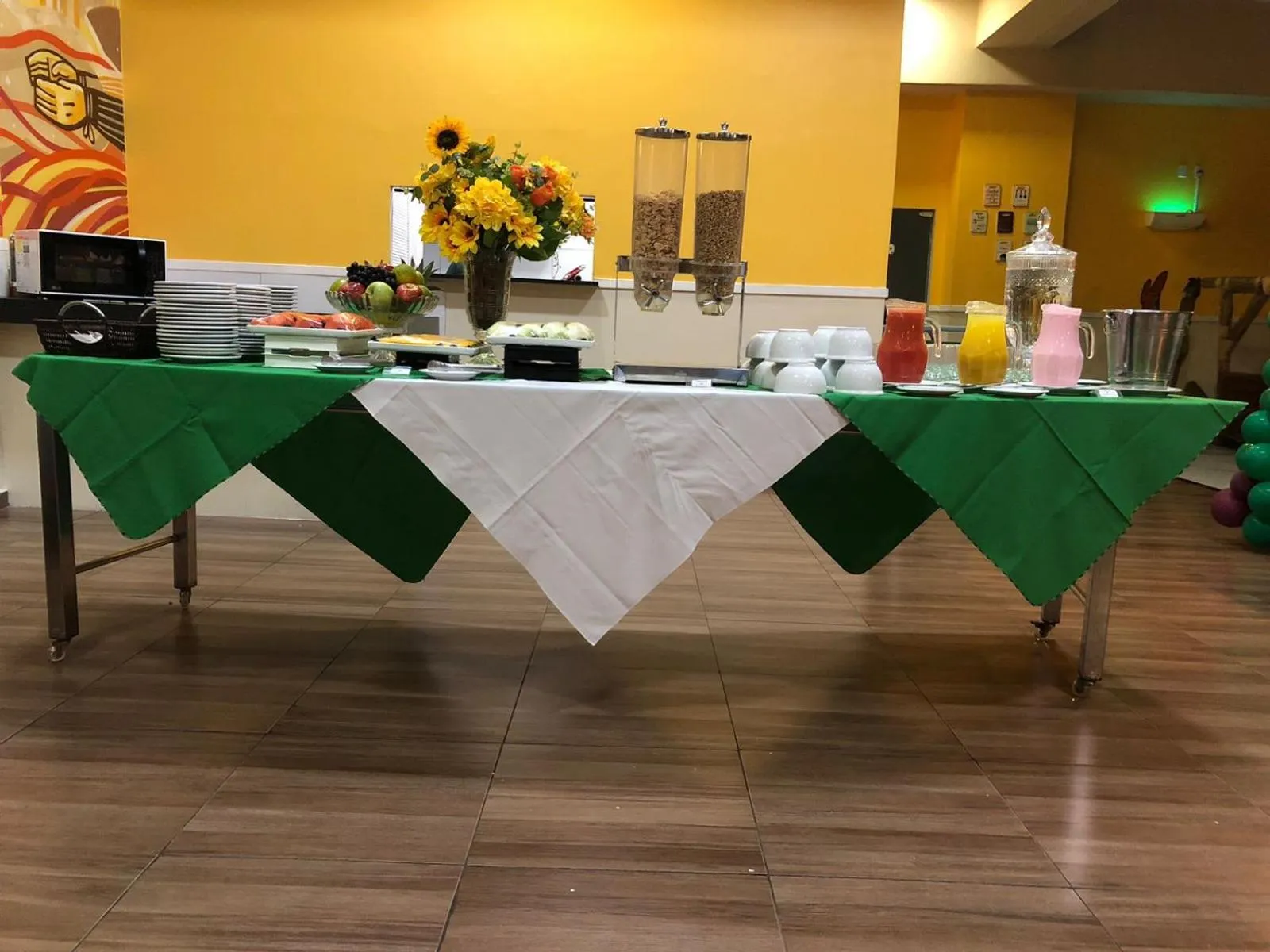 Breakfast in Valen Porto Hotel São Luís