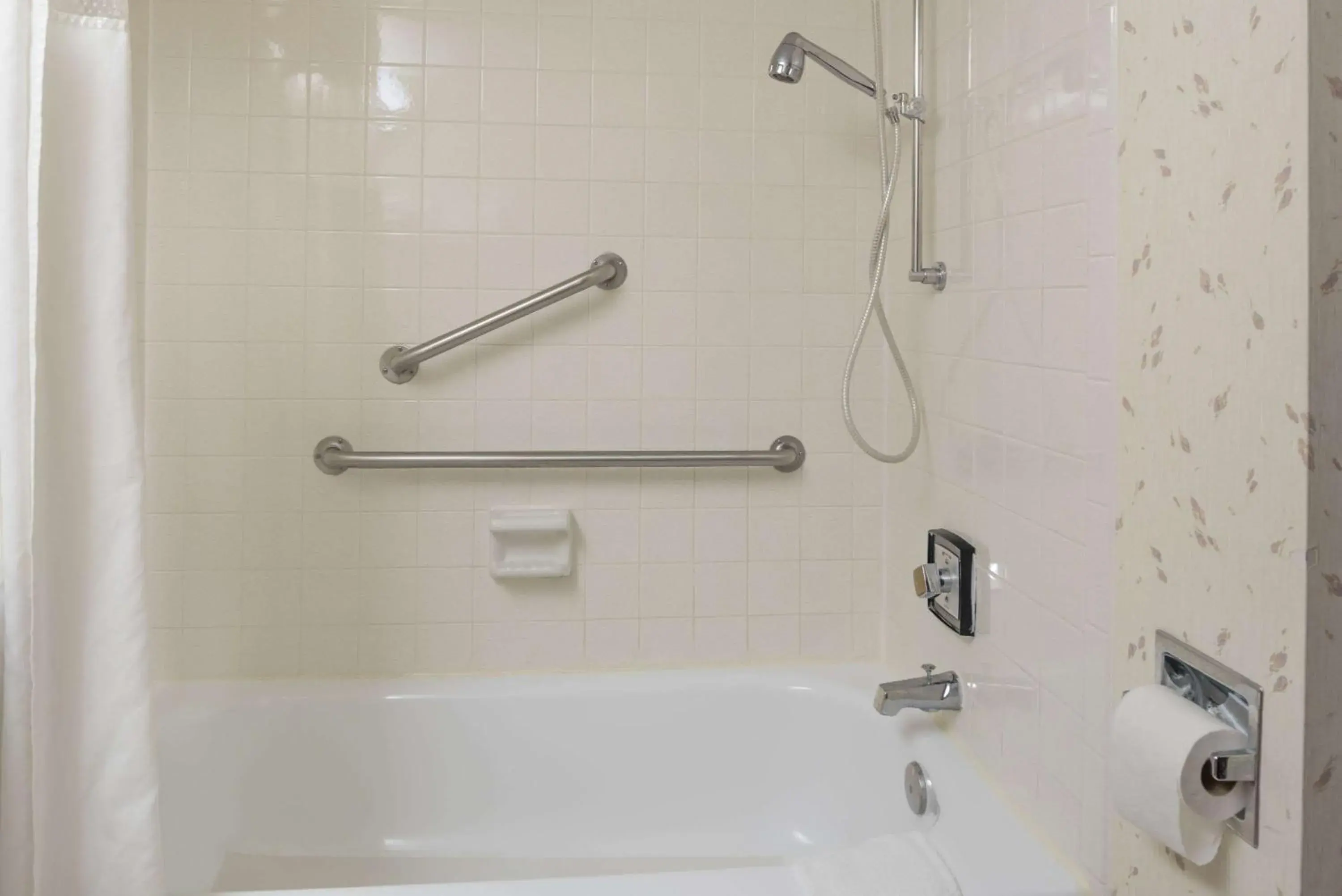 Twin Room with 2 Double Beds, Disability Access, Non-Smoking in Ramada by Wyndham Grand Forks Twin Room with 2 Double Beds, Disability Access, Non-Smoking in Ramada by Wyndham Grand Forks