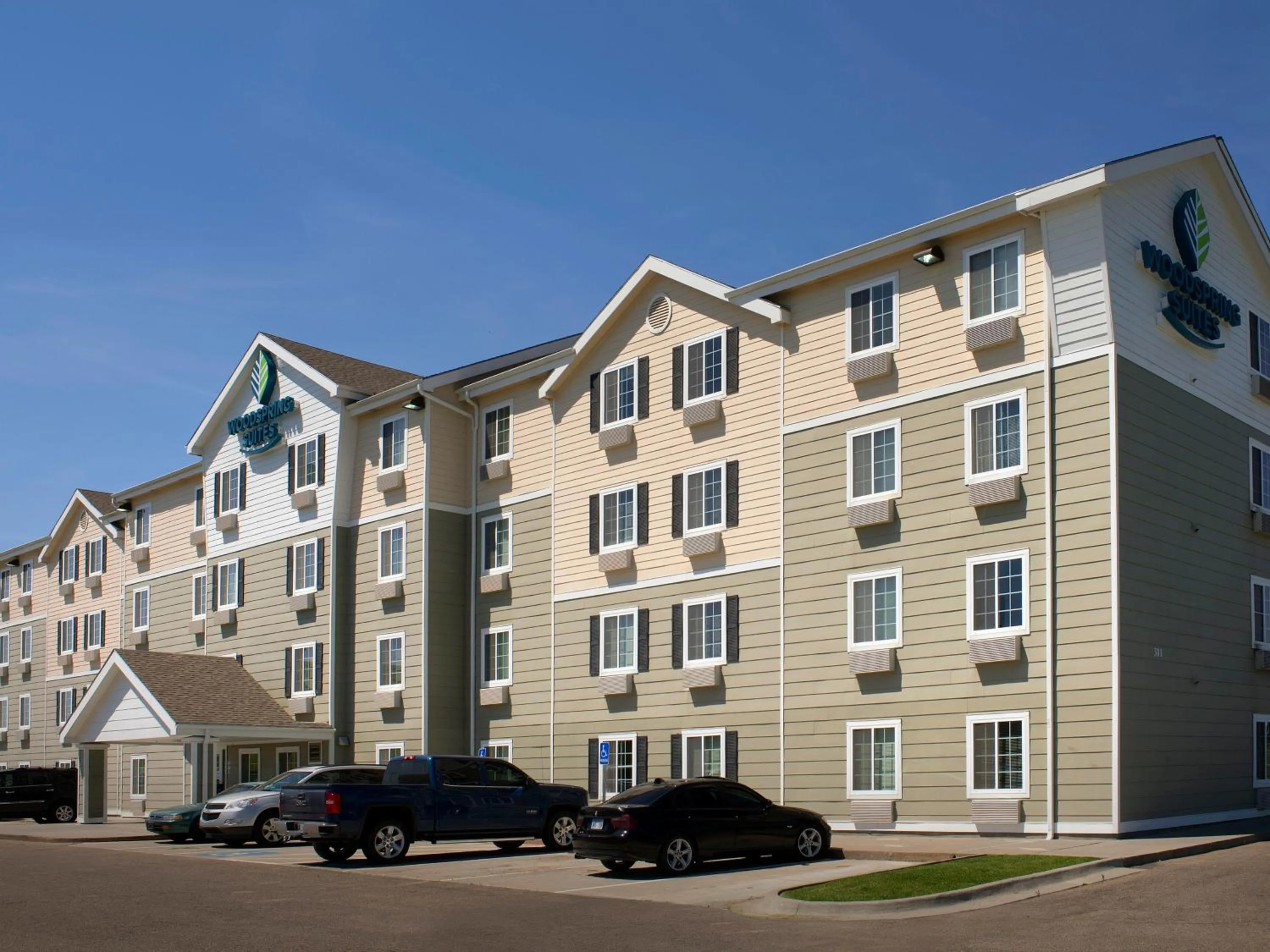 Property building in WoodSpring Suites Junction City