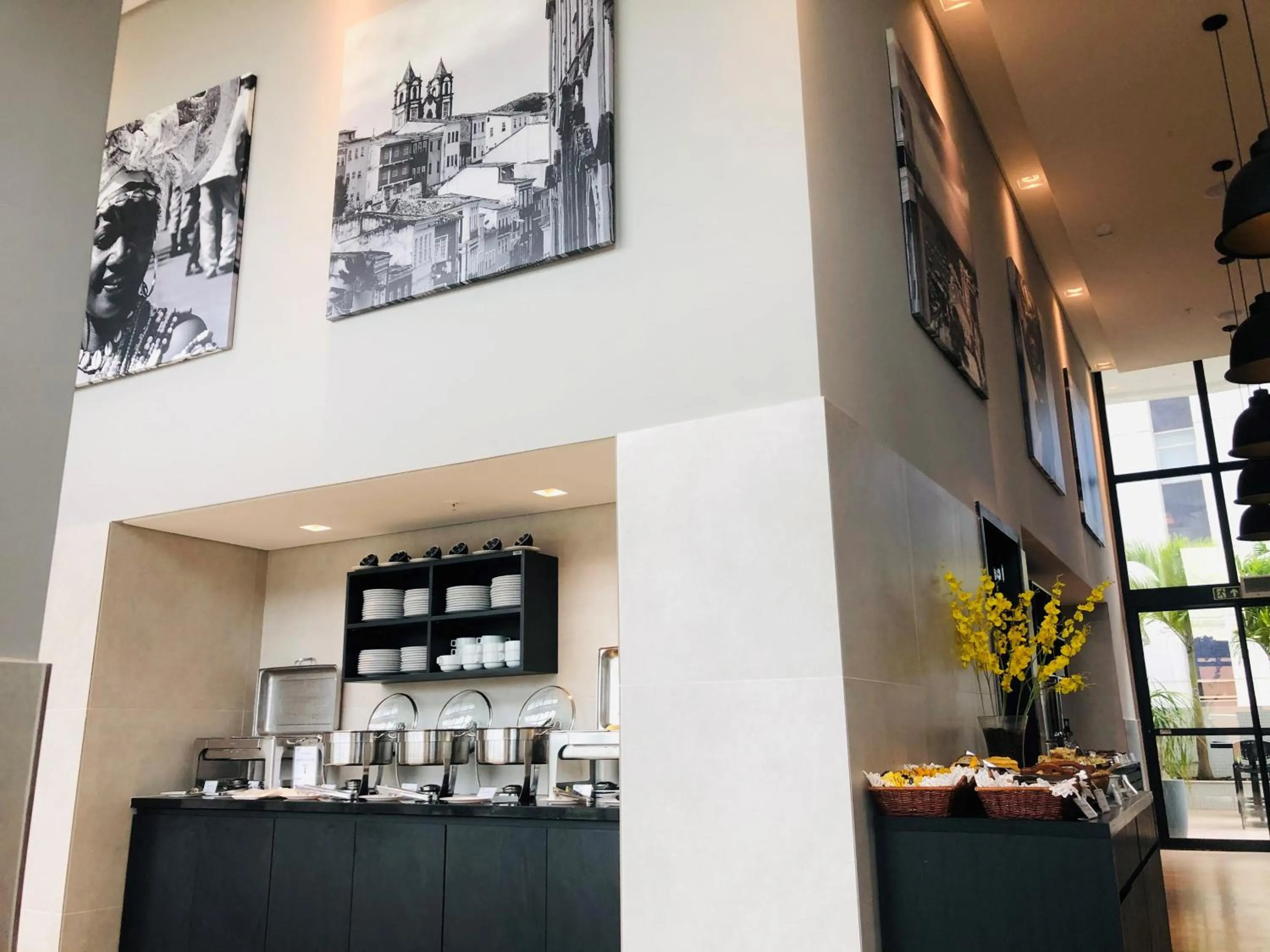 Restaurant/places to eat in Astron Suítes Mondial Salvador by Nobile