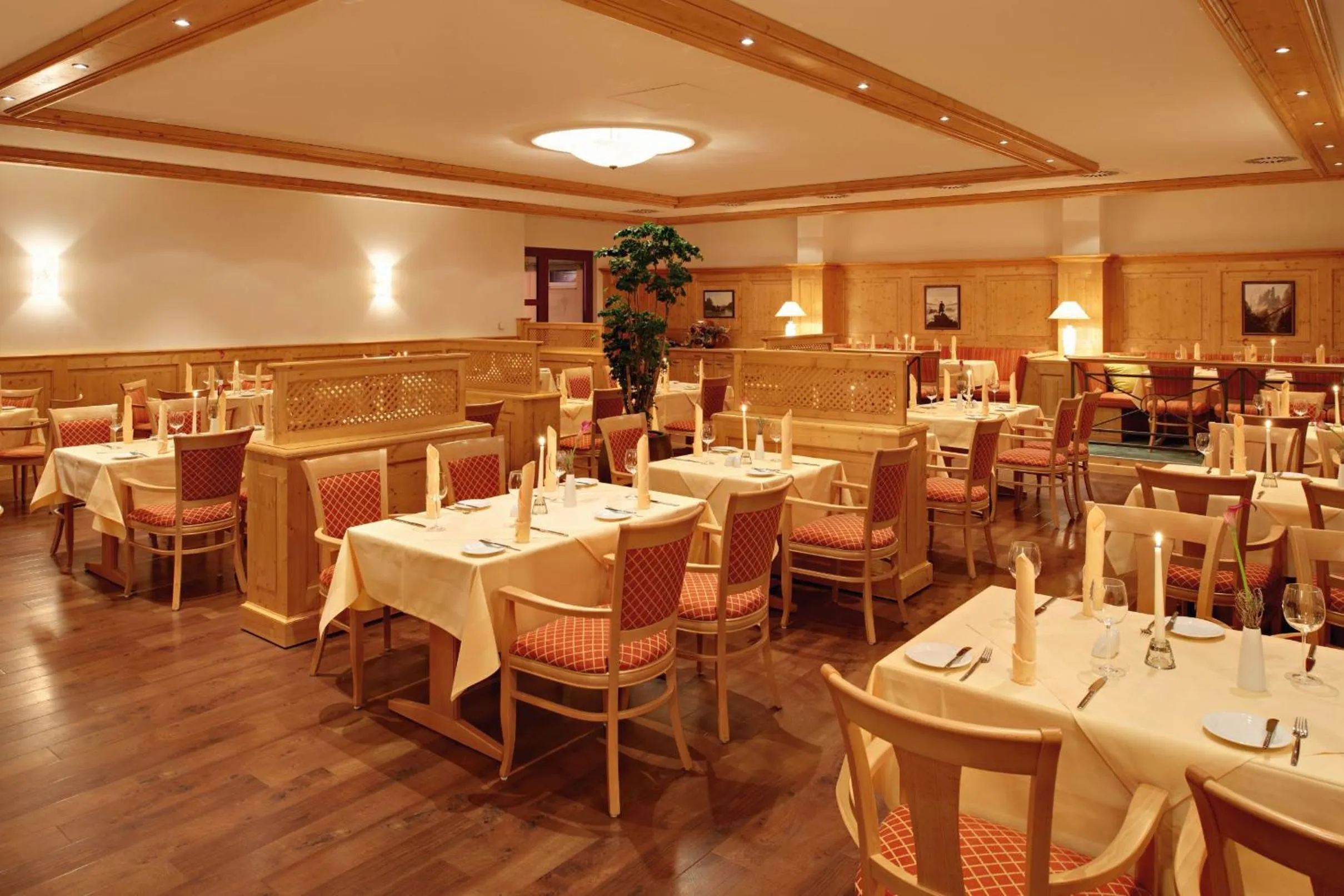 Restaurant/places to eat in Parkhotel Neustadt