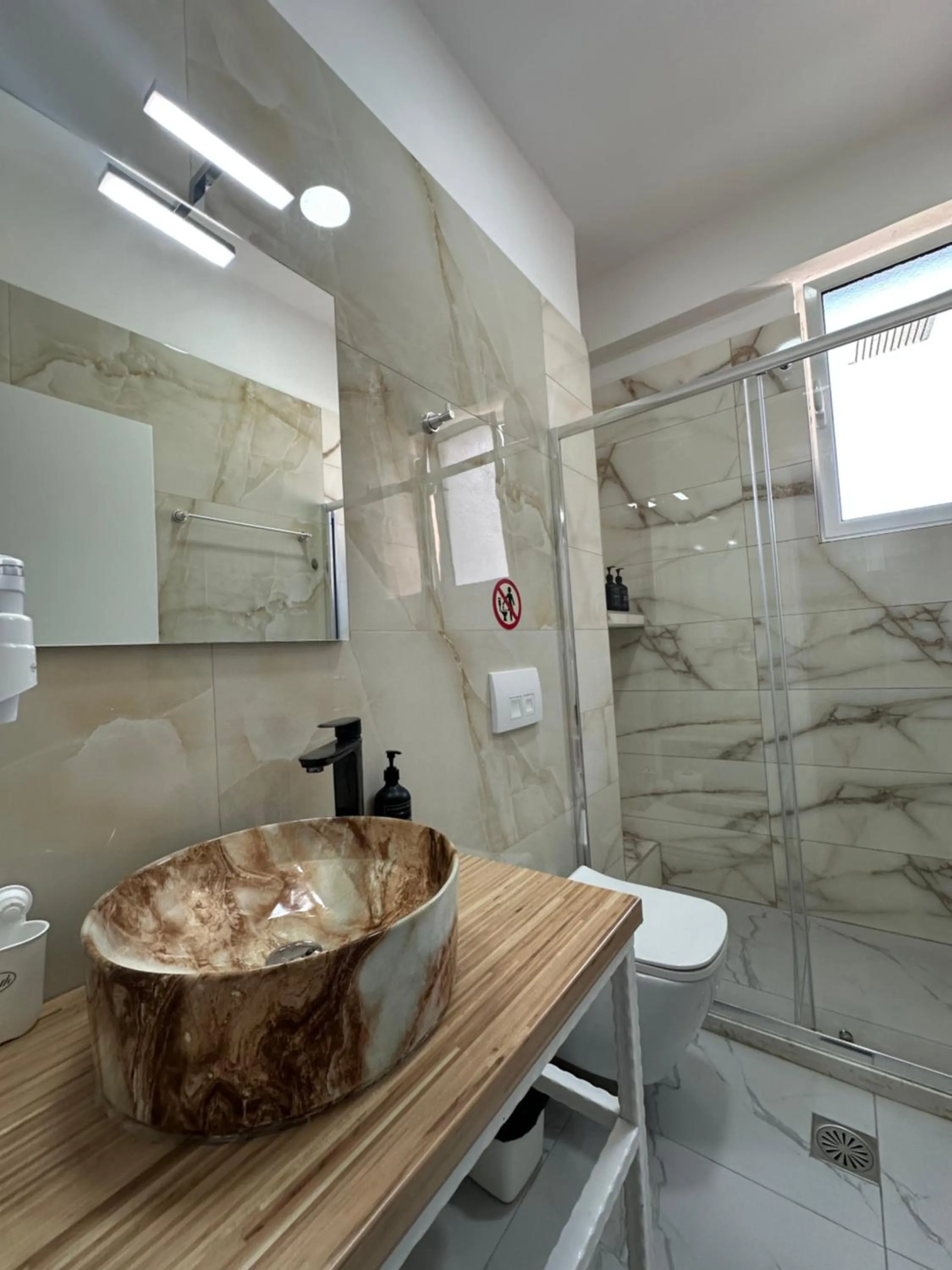 Shower in DREAM APARTMENTS Saranda