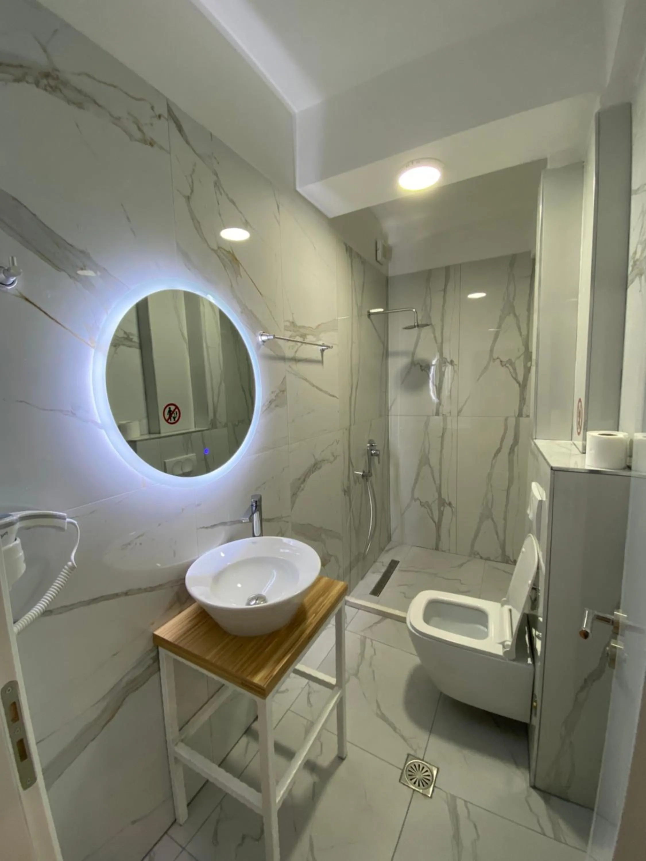 Toilet in DREAM APARTMENTS Saranda