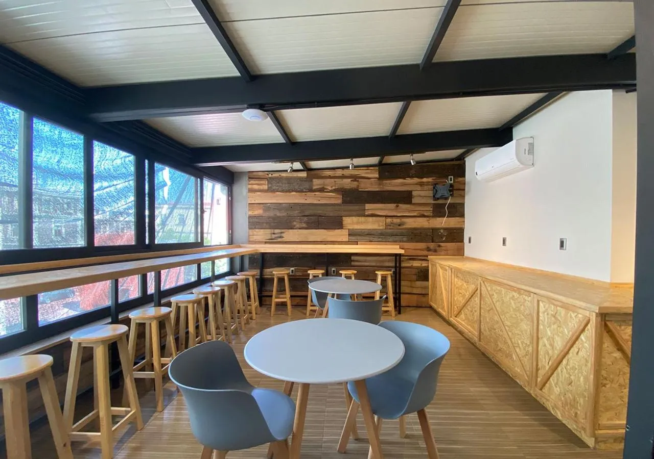 Lounge or bar in Hotel MX zócalo CDMX, Trademark Collection by Wyndham