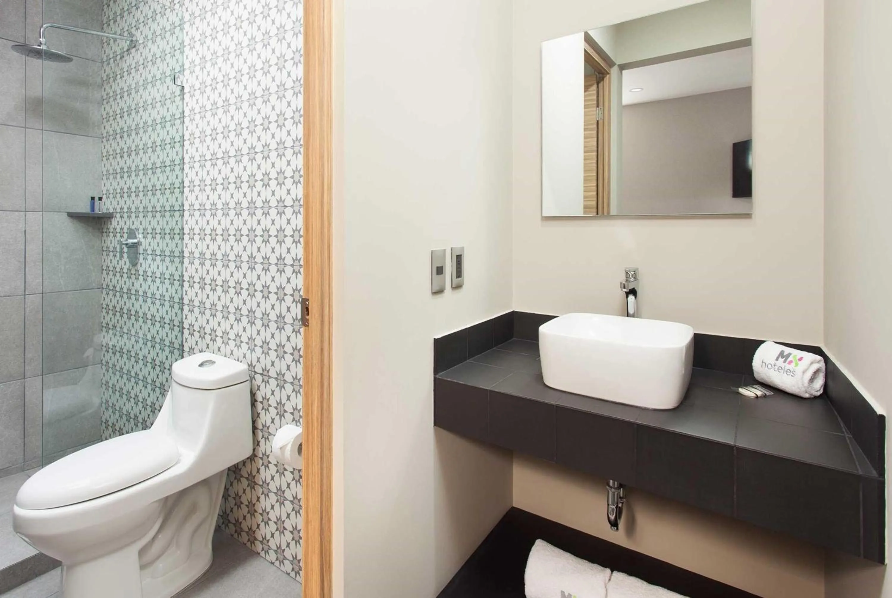 Bathroom in Hotel MX zócalo CDMX, Trademark Collection by Wyndham