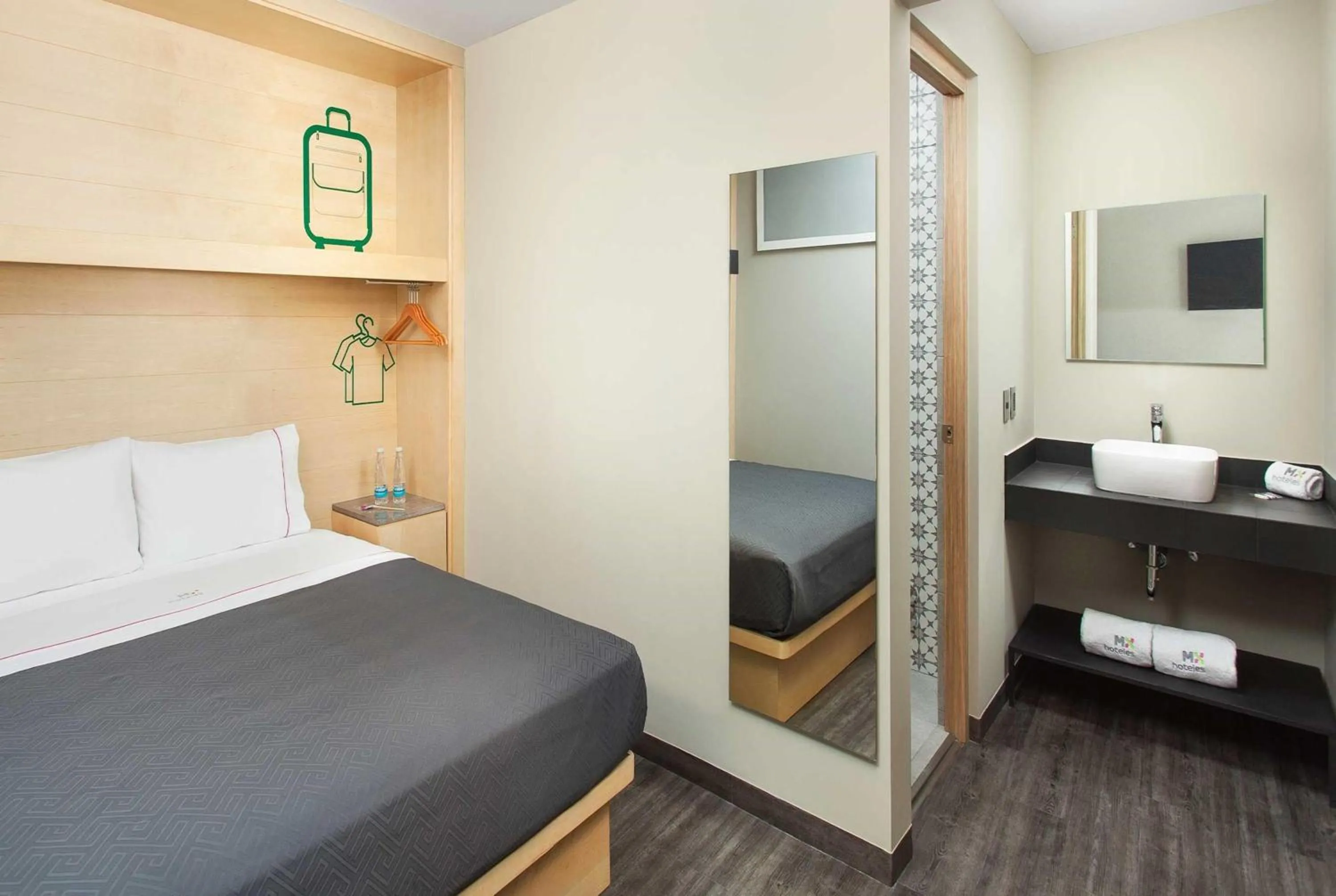 Photo of the whole room, Bed in Hotel MX zócalo CDMX, Trademark Collection by Wyndham