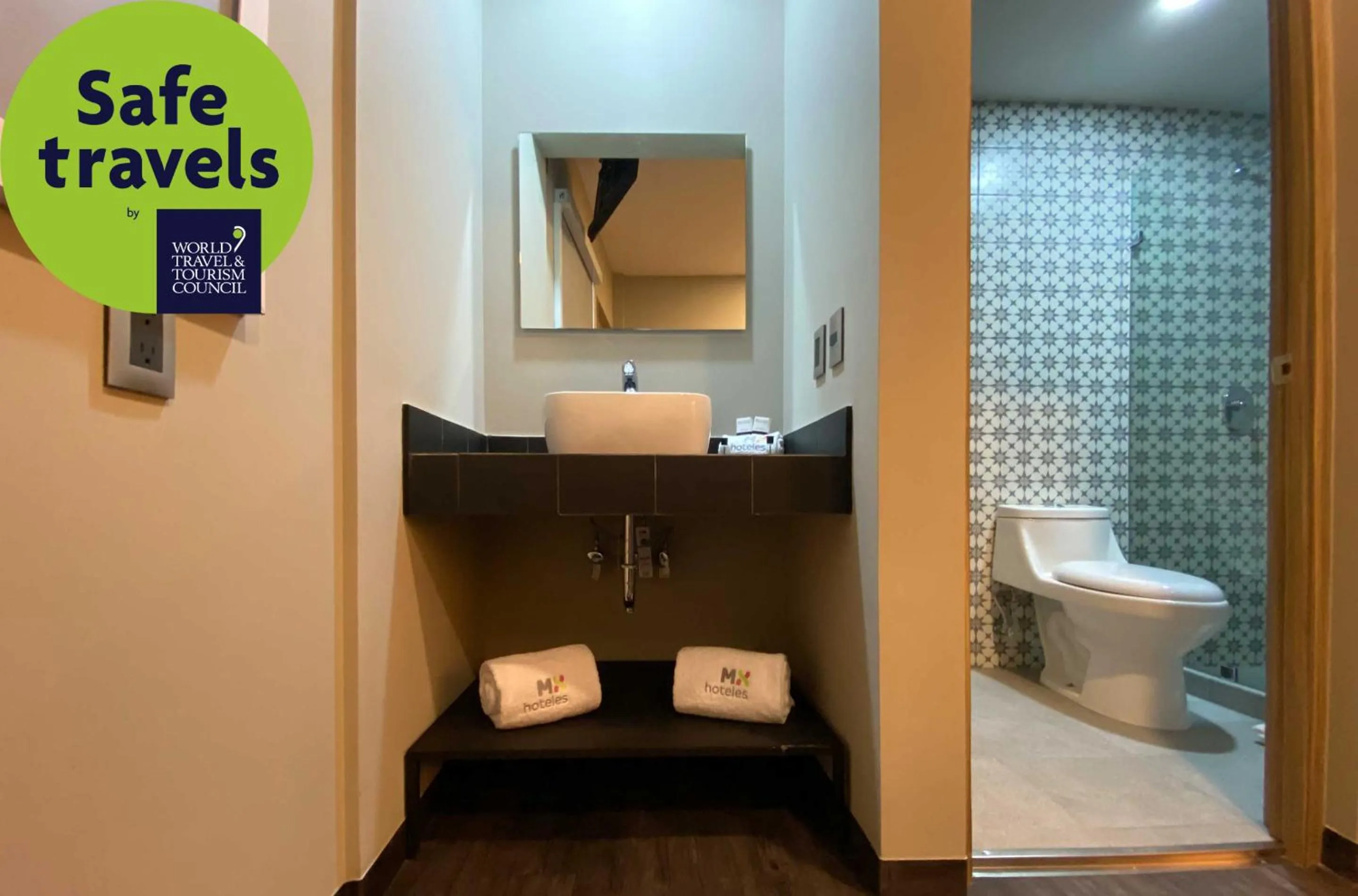 Bathroom in Hotel MX zócalo CDMX, Trademark Collection by Wyndham